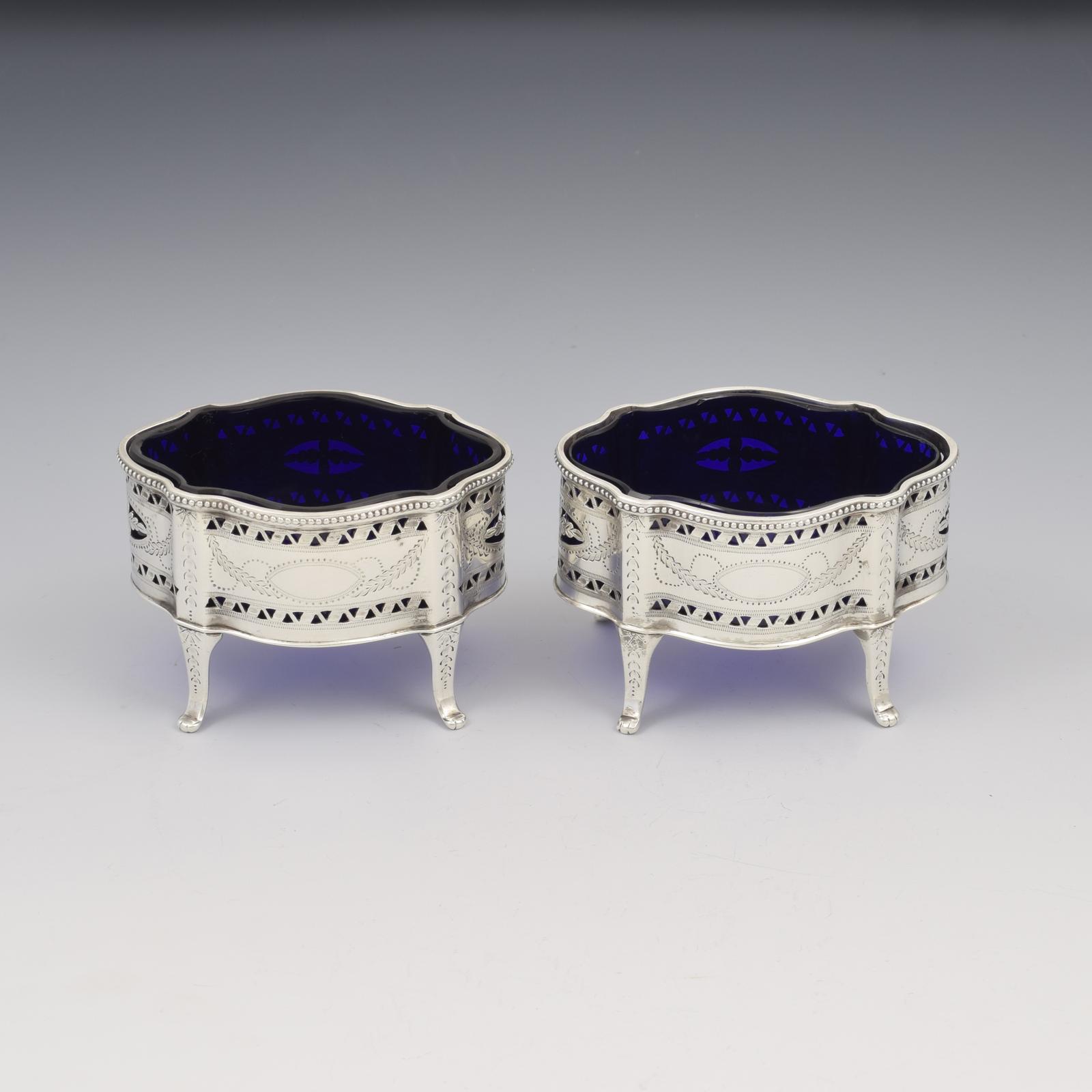 Stunning Pair of Victorian Pierced Silver Serpentine Table Salts (1 of 16) Stunning Pair of Victorian Pierced Silver Serpentine Table Salts (1 of 16)