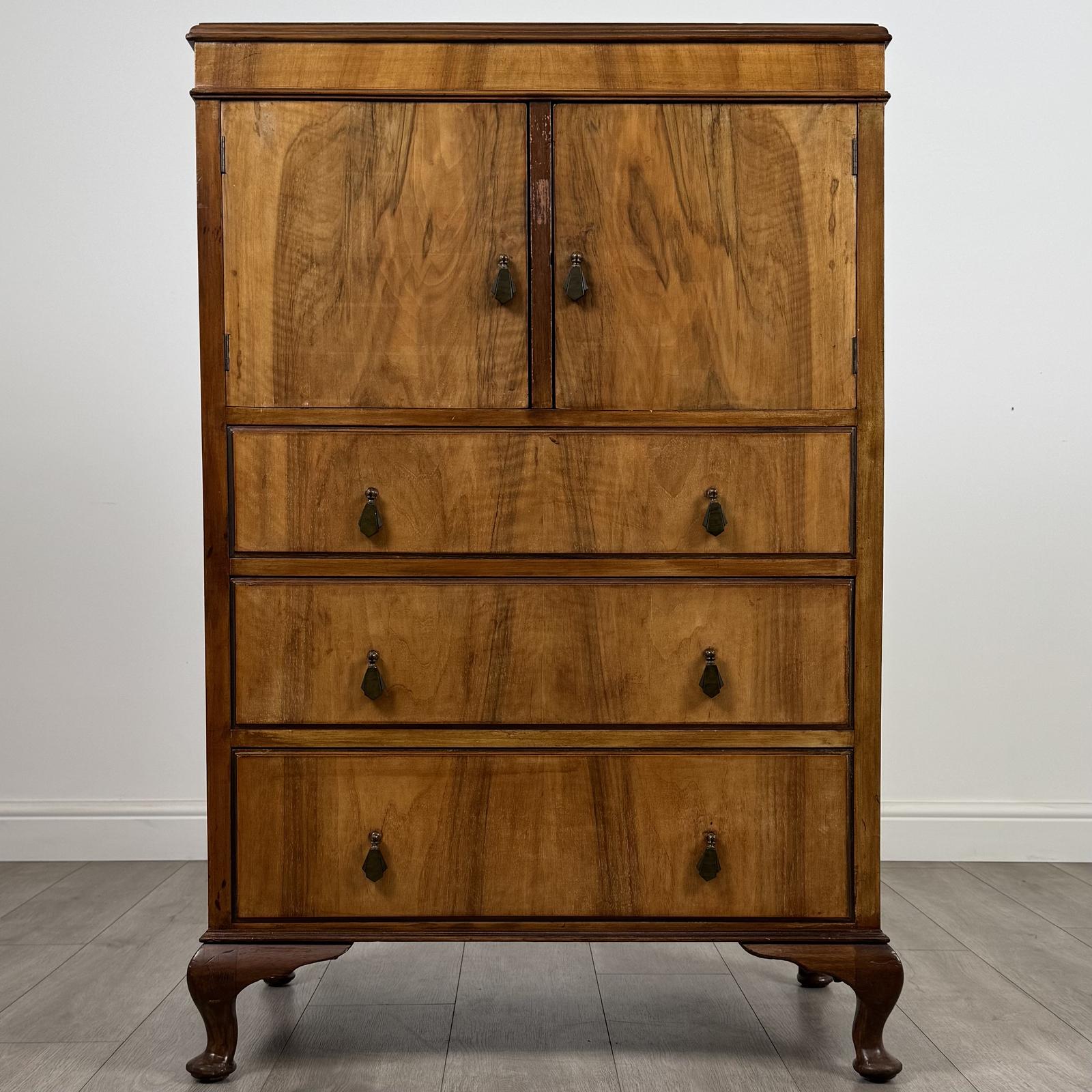 Antique 20th Century Good Quality Cupboard in Figured Walnut (1 of 12) Antique 20th Century Good Quality Cupboard in Figured Walnut (1 of 12)