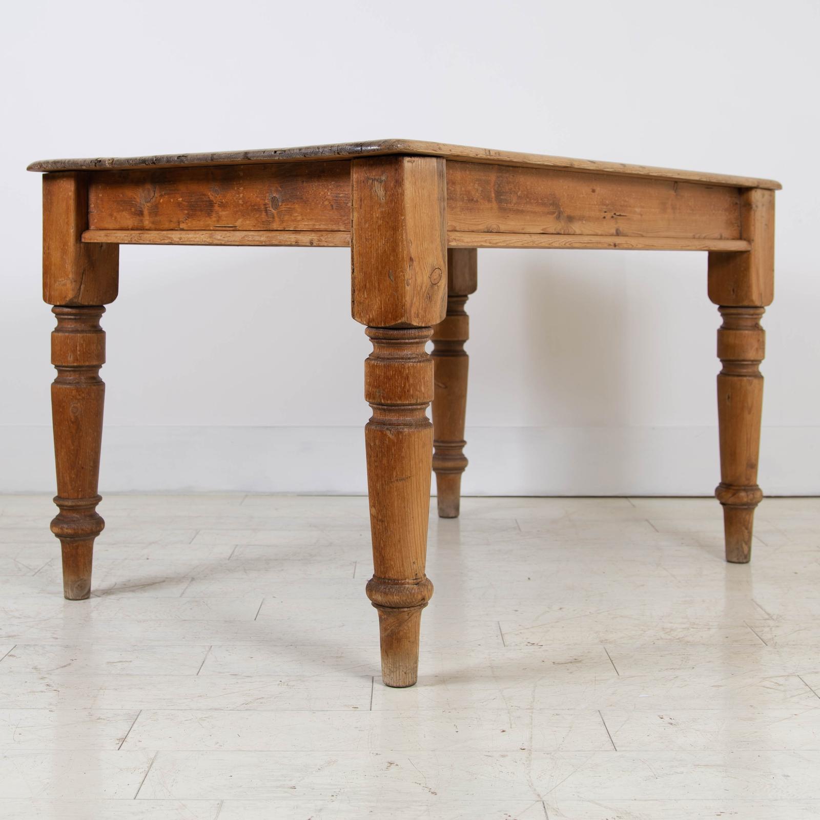 Victorian Pine Kitchen Table c.1880 (1 of 12) Victorian Pine Kitchen Table c.1880 (1 of 12)