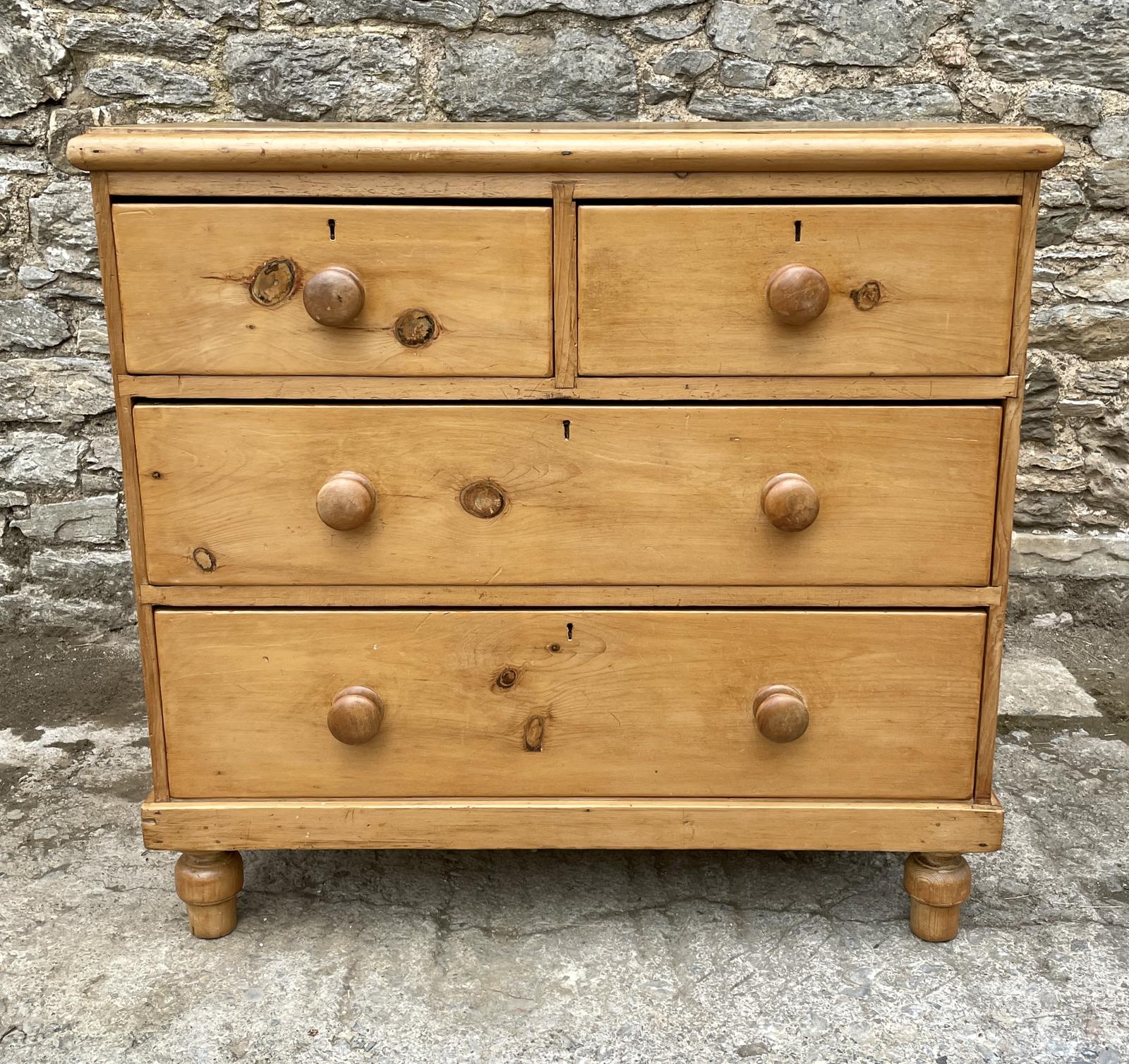 Small Victorian Stripped Pine Chest of Drawers (1 of 17) Small Victorian Stripped Pine Chest of Drawers (1 of 17)