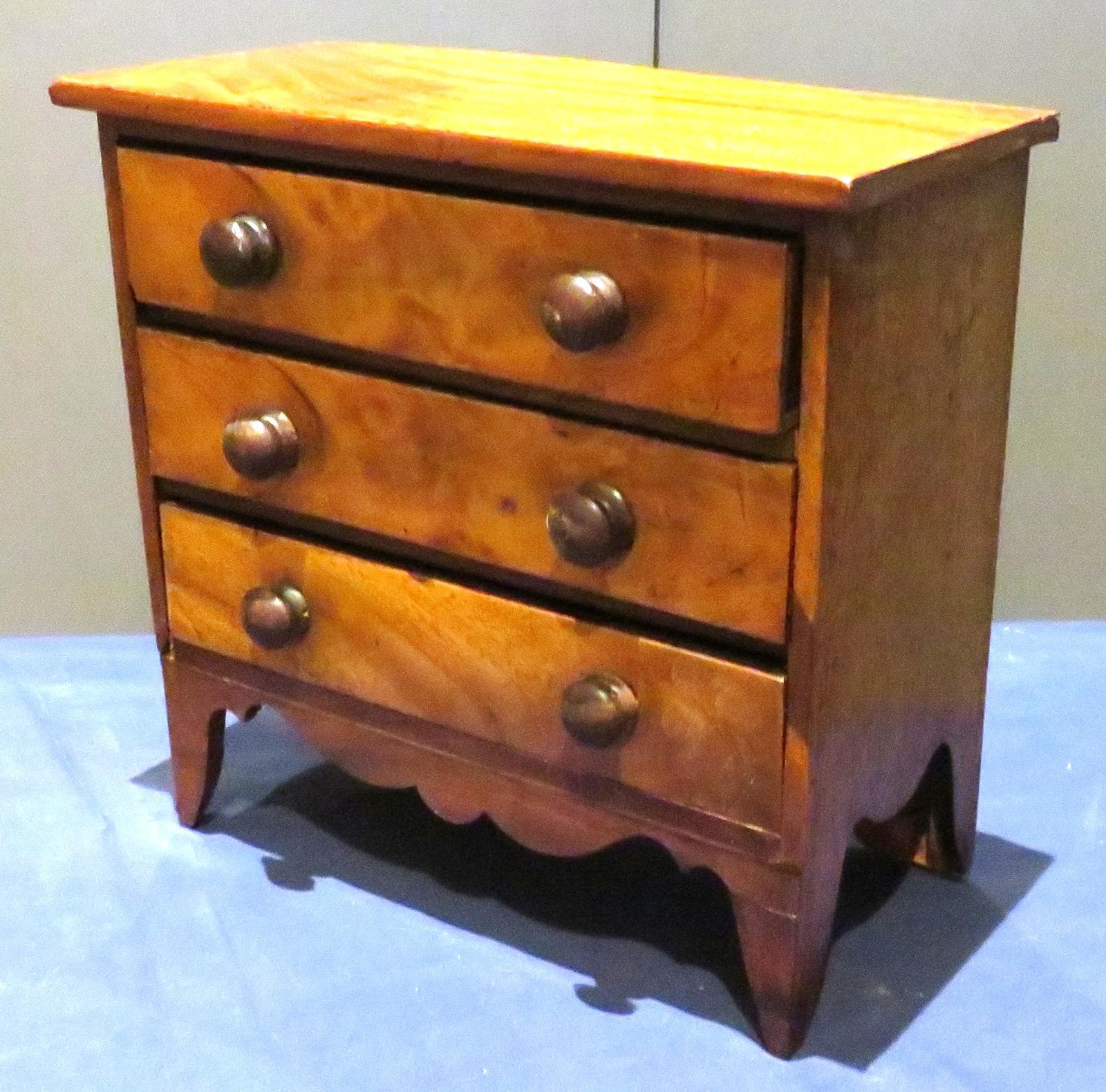 APPRENTICE CHEST OF DRAWERS JUST 9 1/2" TALL (1 of 3)