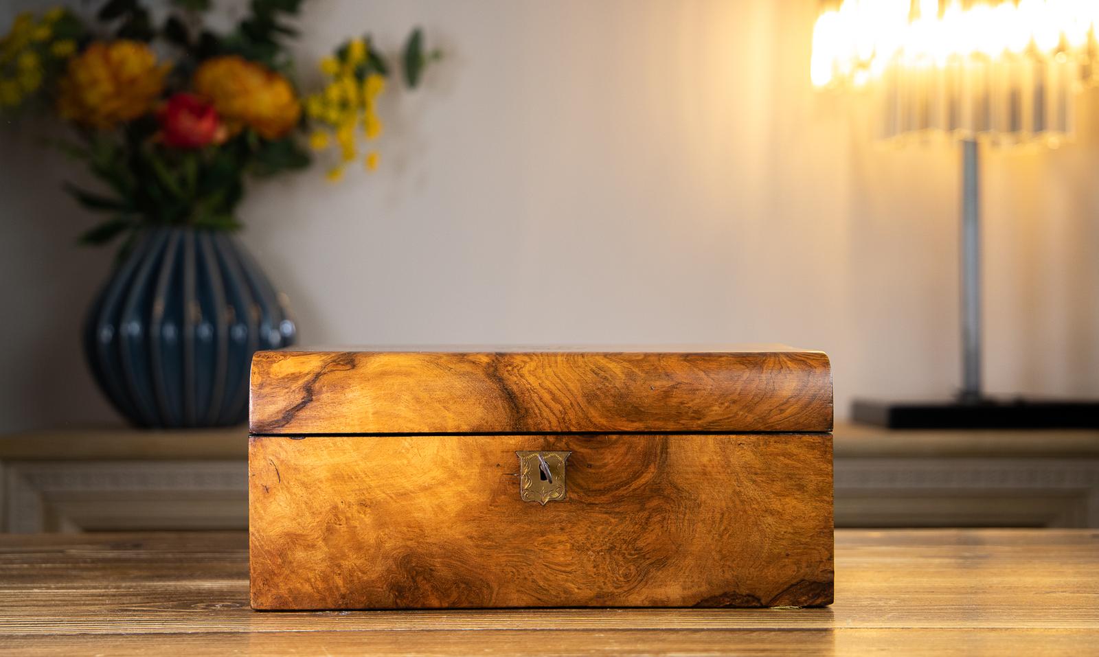 Burr Walnut Domed Top Table Box 1880 (1 of 9) Burr Walnut Domed Top Table Box 1880 (1 of 9)