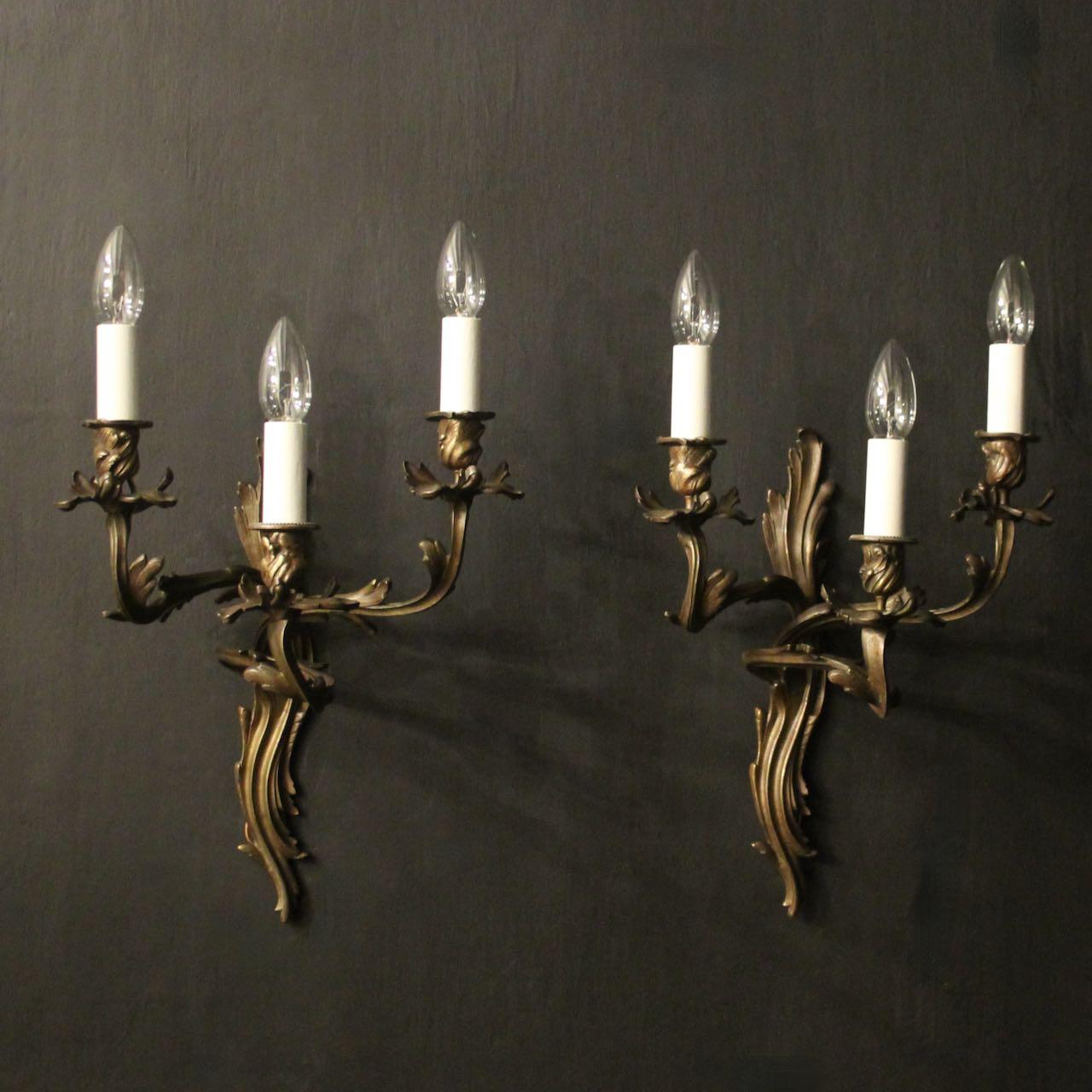 French Pair of Bronze Antique Wall Sconces (1 of 10)