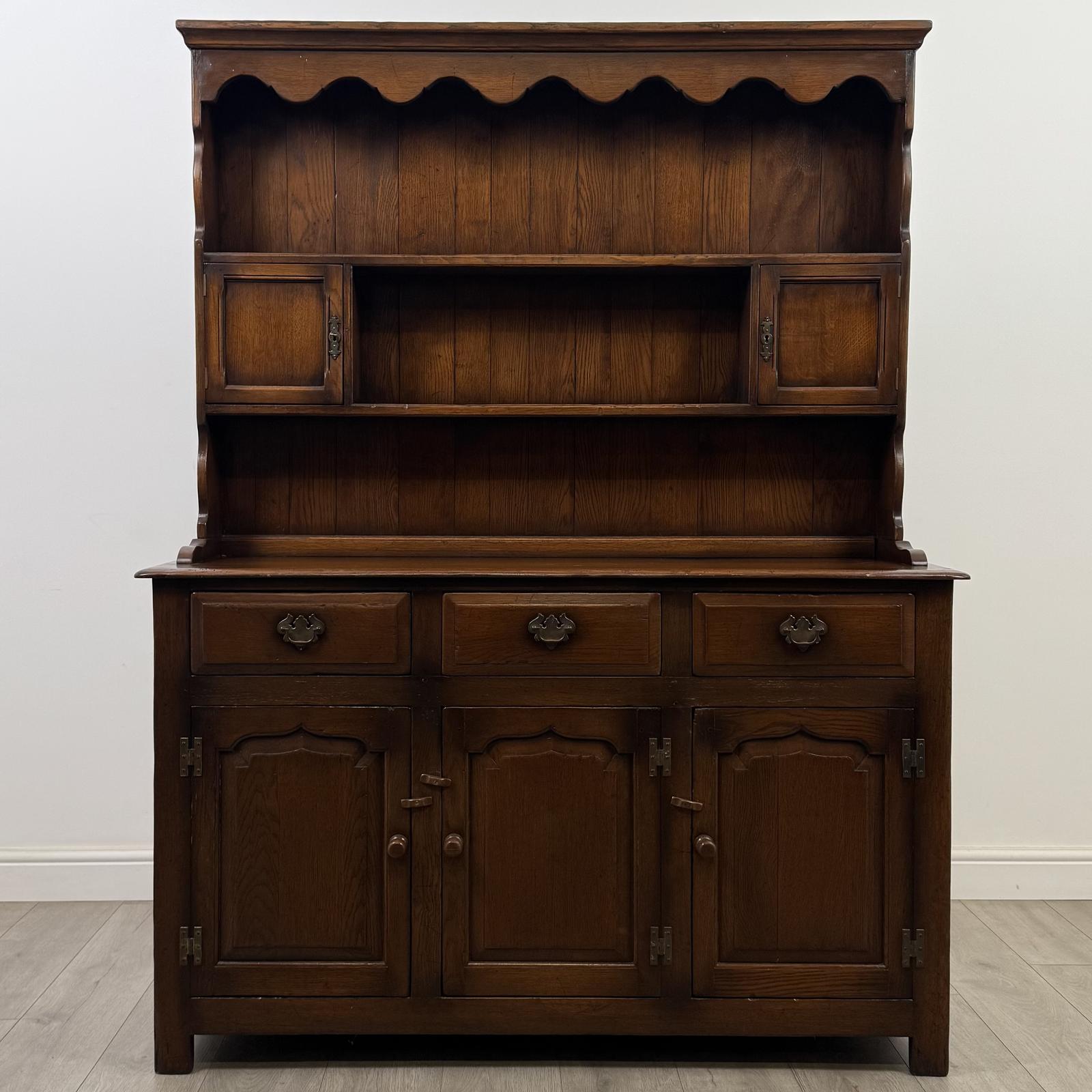 Antique 20th Century Good Quality Welsh Dresser in Oak (1 of 12) Antique 20th Century Good Quality Welsh Dresser in Oak (1 of 12)