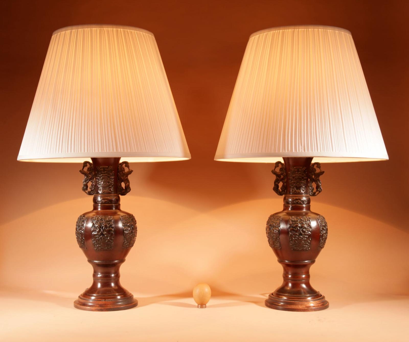 Large Pair of Very Fine Japanese Bronze Table Lamps - Meiji (1868-1912) (1 of 9) Large Pair of Very Fine Japanese Bronze Table Lamps - Meiji (1868-1912) (1 of 9)