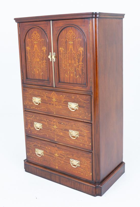 Amazing Quality Inlaid Lined Press of Small Proportions (1 of 8)