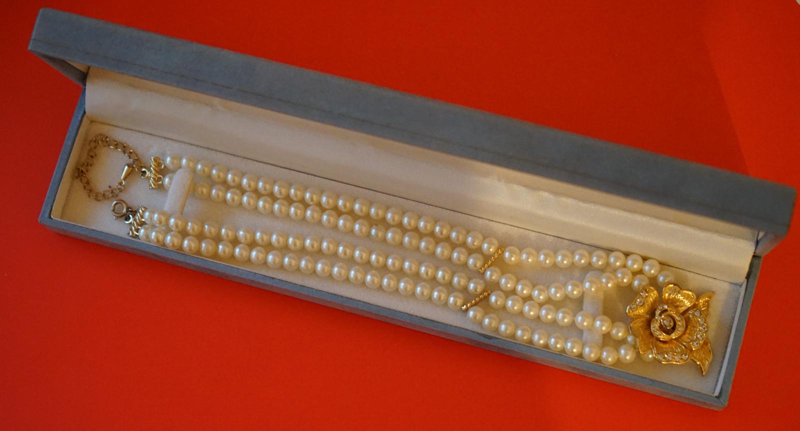 One Size Vintage Gilt Boxed Faux Pearl Necklace / Choker With Secure  Fastener - Ideal Birthday / Xmas Gift (1 of 9)