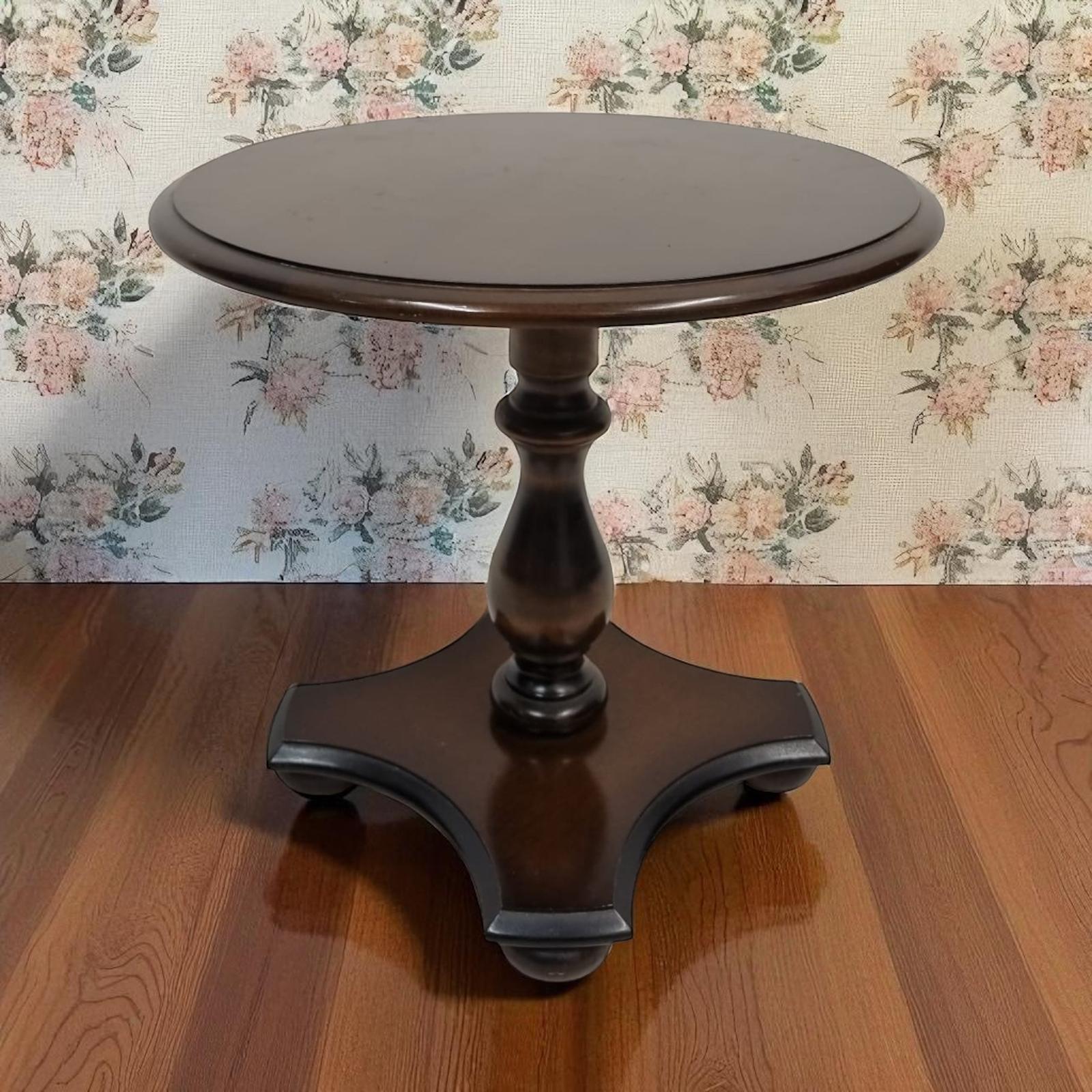 Vintage Mahogany Coffee Table / English Reproduction c.1970 (1 of 9)