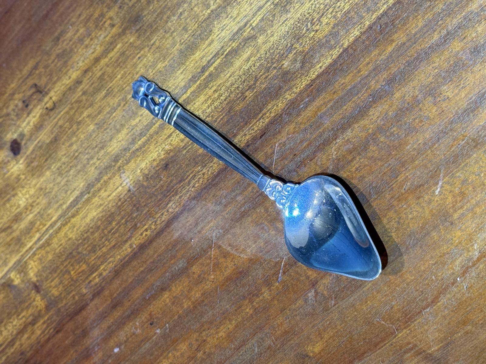 George Jensen Acorn Spoon (or Quenelle Spoon Today) (1 of 6) George Jensen Acorn Spoon (or Quenelle Spoon Today) (1 of 6)