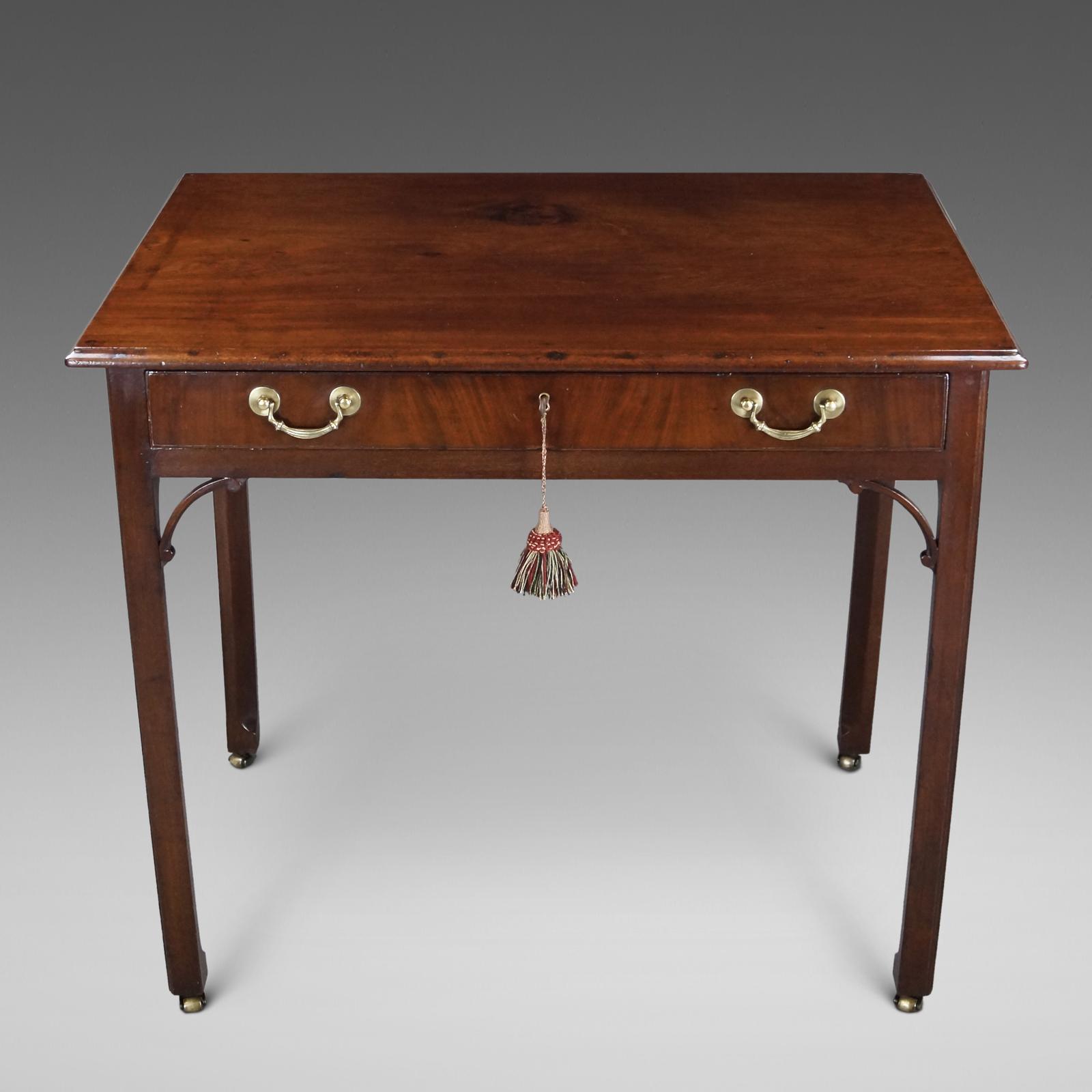 A George III Mahogany Side Table (1 of 4) A George III Mahogany Side Table (1 of 4)