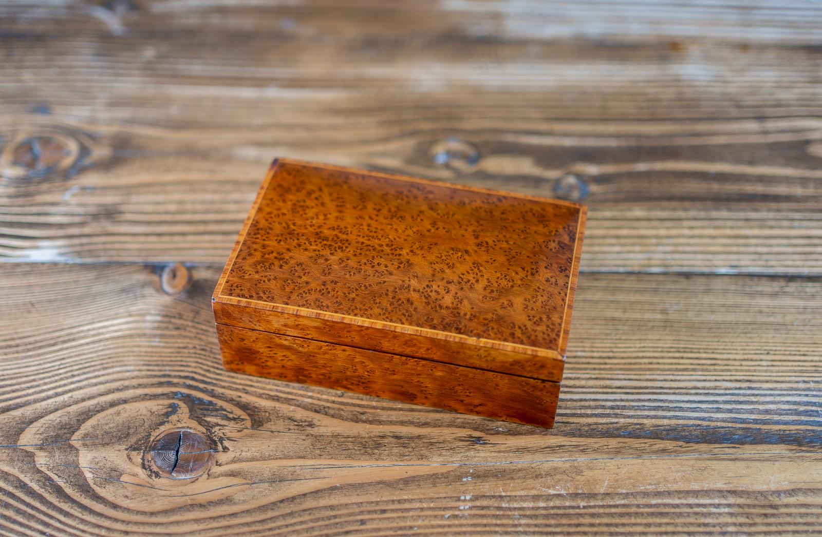 Small Amboyna Cigarette Box c.1920 (1 of 11) Small Amboyna Cigarette Box c.1920 (1 of 11)