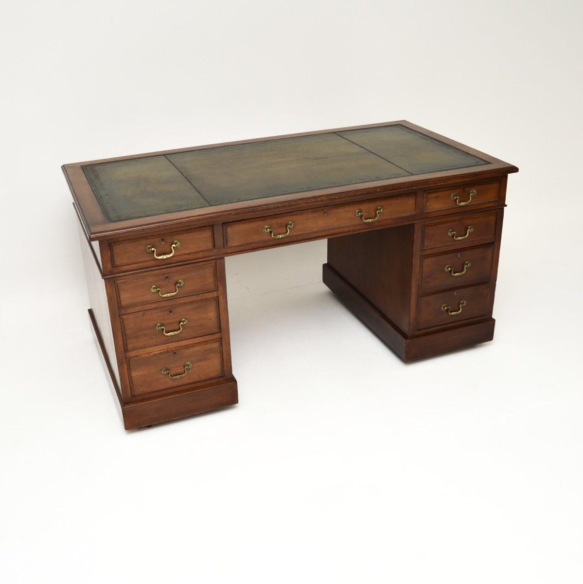 Antique Victorian Mahogany Leather Top Pedestal Desk (1 of 9) Antique Victorian Mahogany Leather Top Pedestal Desk (1 of 9)