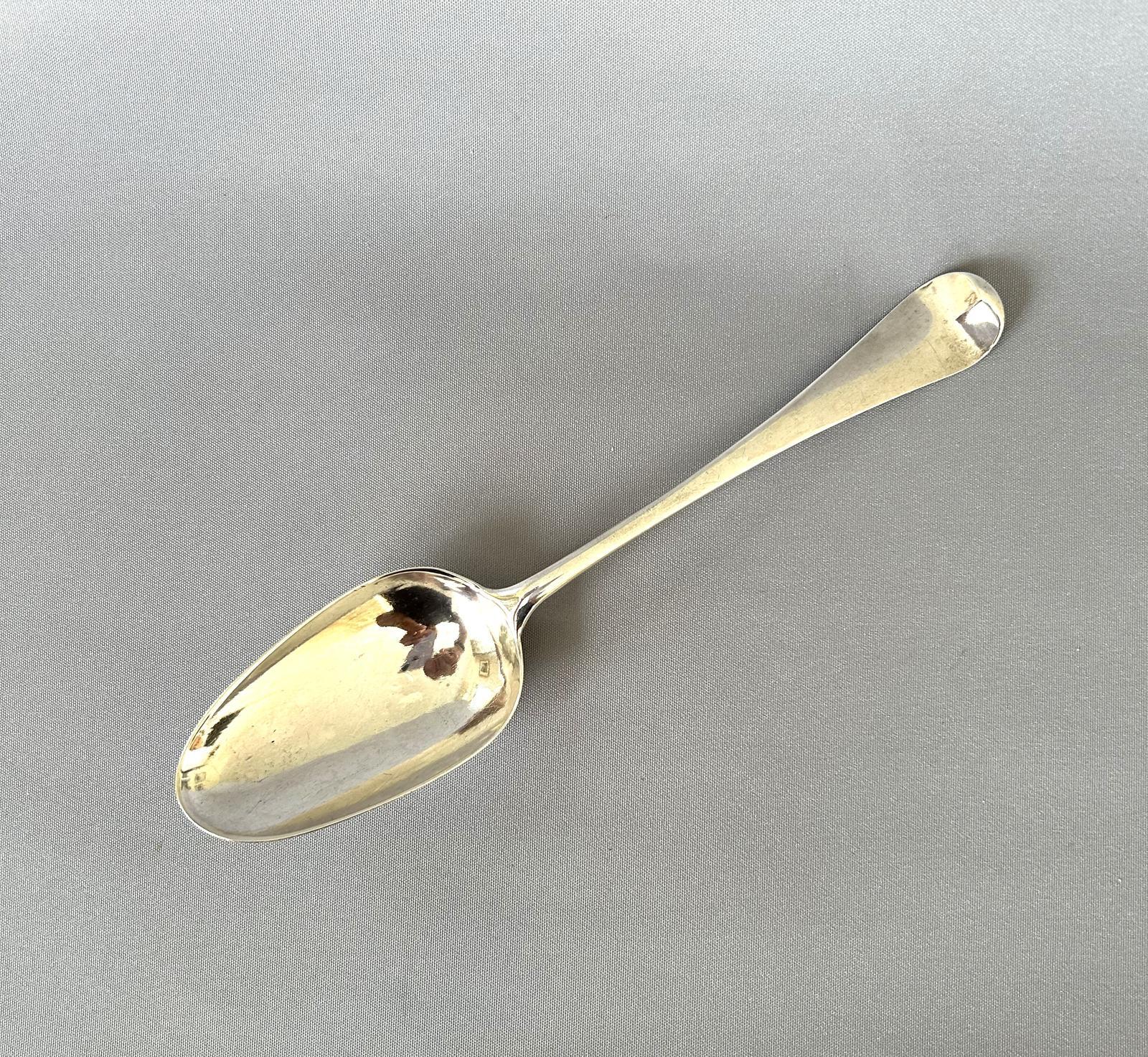 Lovely 18th Century Shell Back Silver Table Spoon (1 of 6)