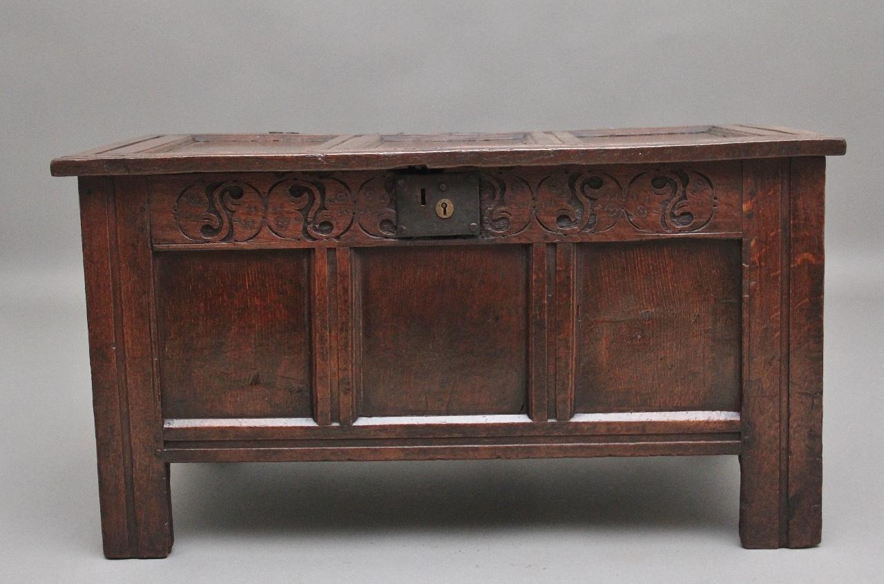 Early 18th Century Oak Coffer (1 of 10)
