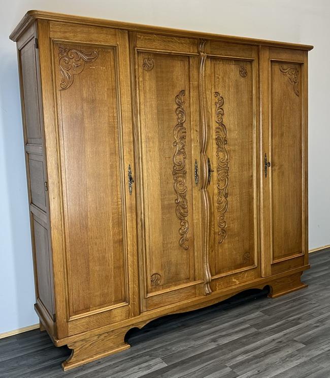 Vintage French Carved 4 Door Armoire Wardrobe (1 of 10) Vintage French Carved 4 Door Armoire Wardrobe (1 of 10)