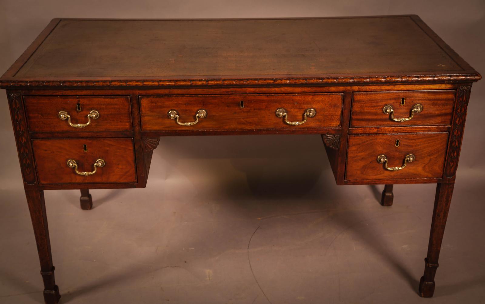 Georgian Desk in Mahogany (1 of 5) Georgian Desk in Mahogany (1 of 5)