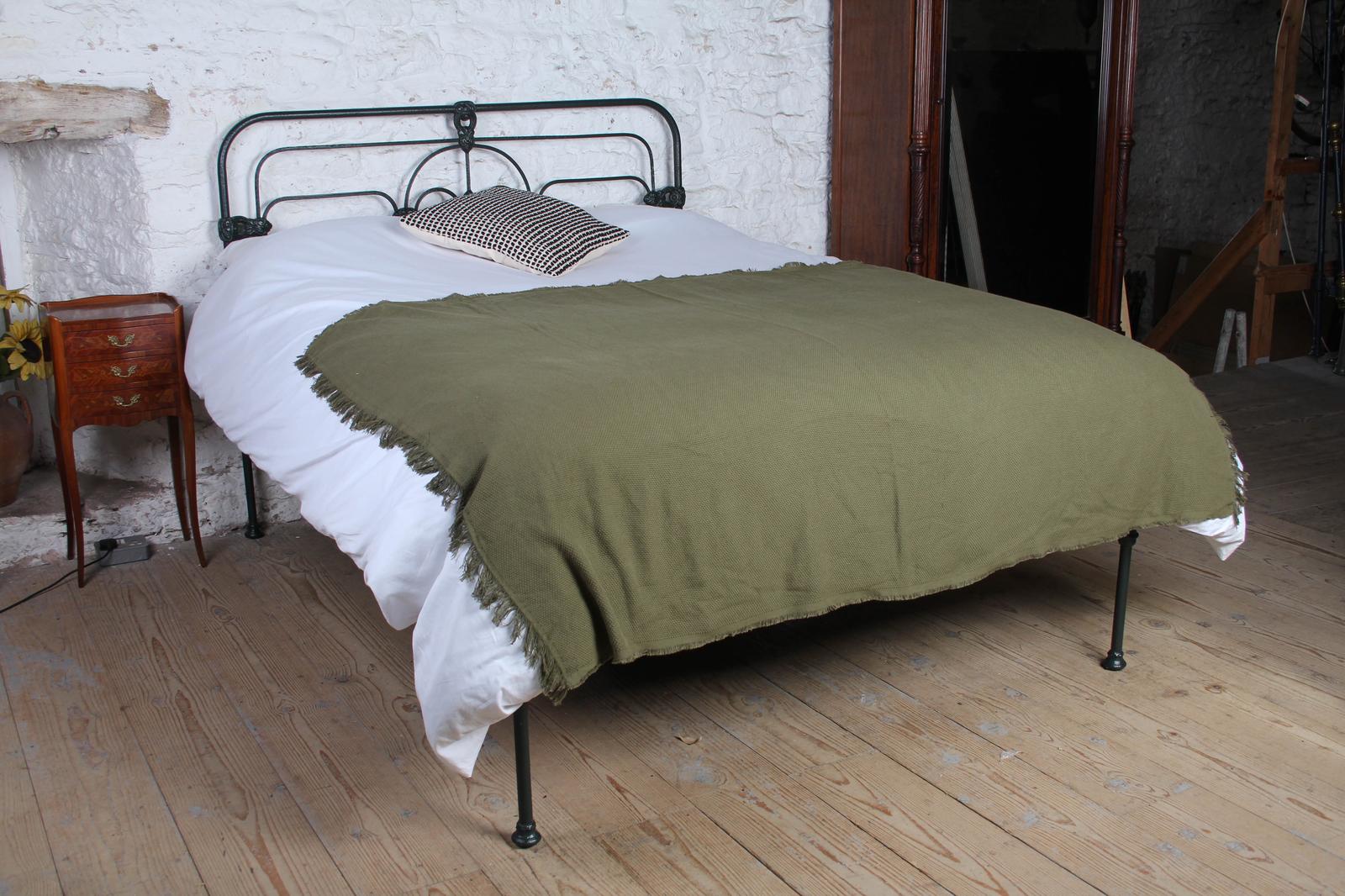 Beautifully Shaped Panel Irish King Size No End Bed (1 of 7) Beautifully Shaped Panel Irish King Size No End Bed (1 of 7)