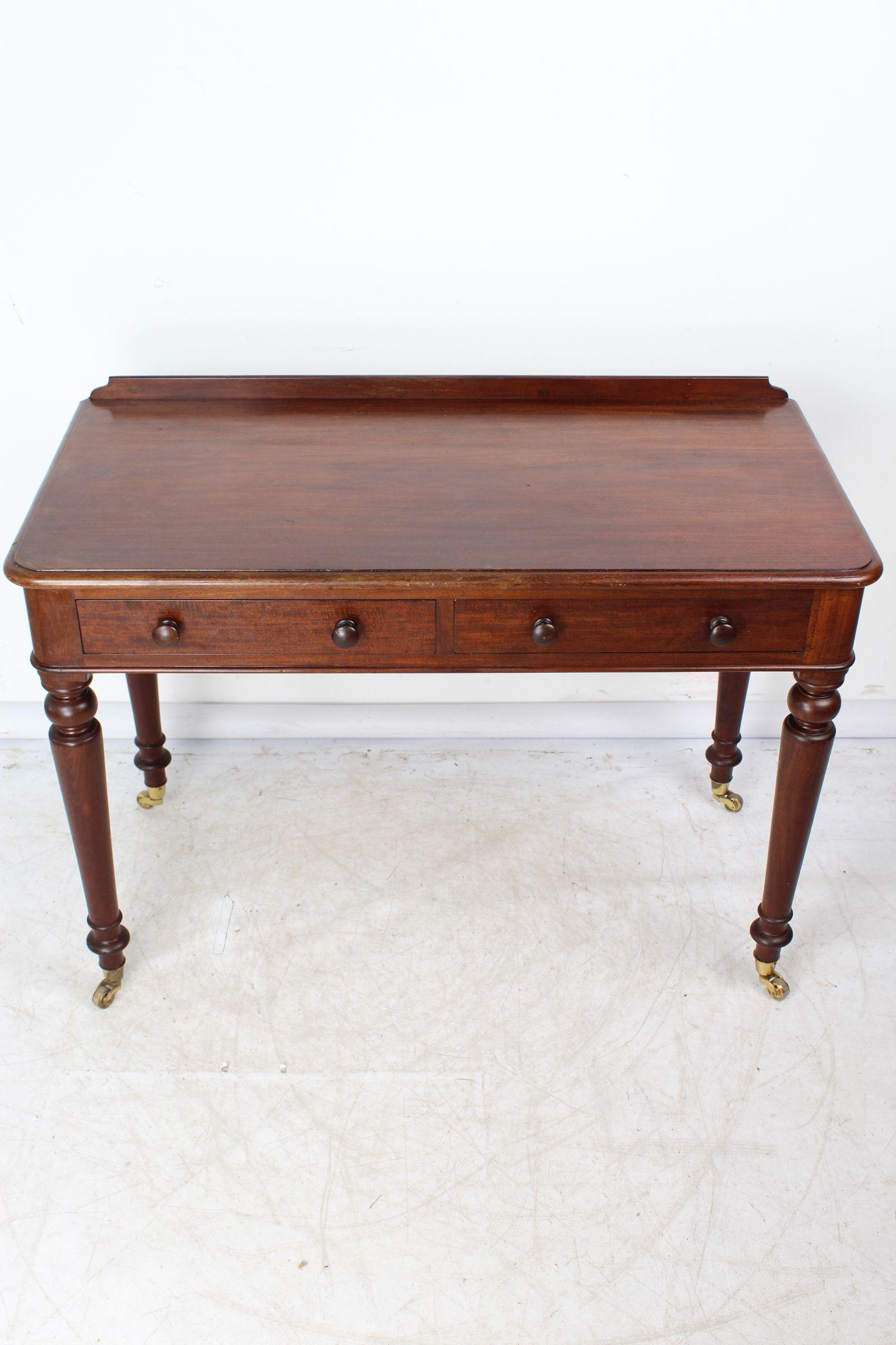 Victorian Mahogany Writing Table / Desk (1 of 13) Victorian Mahogany Writing Table / Desk (1 of 13)