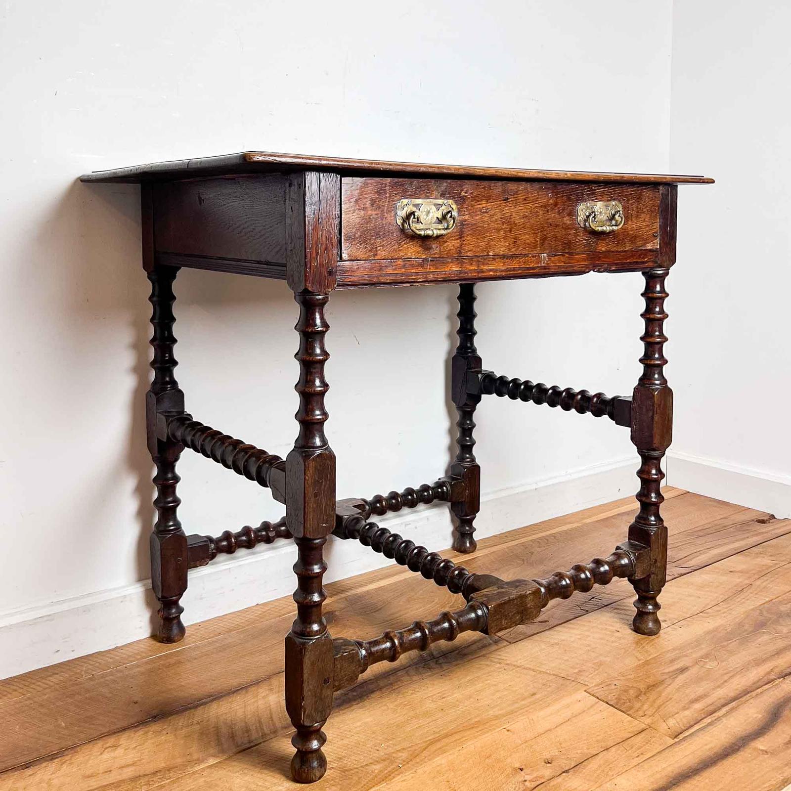Early 18th Century Oak Side Table, Reel Turned Legs (1 of 25) Early 18th Century Oak Side Table, Reel Turned Legs (1 of 25)