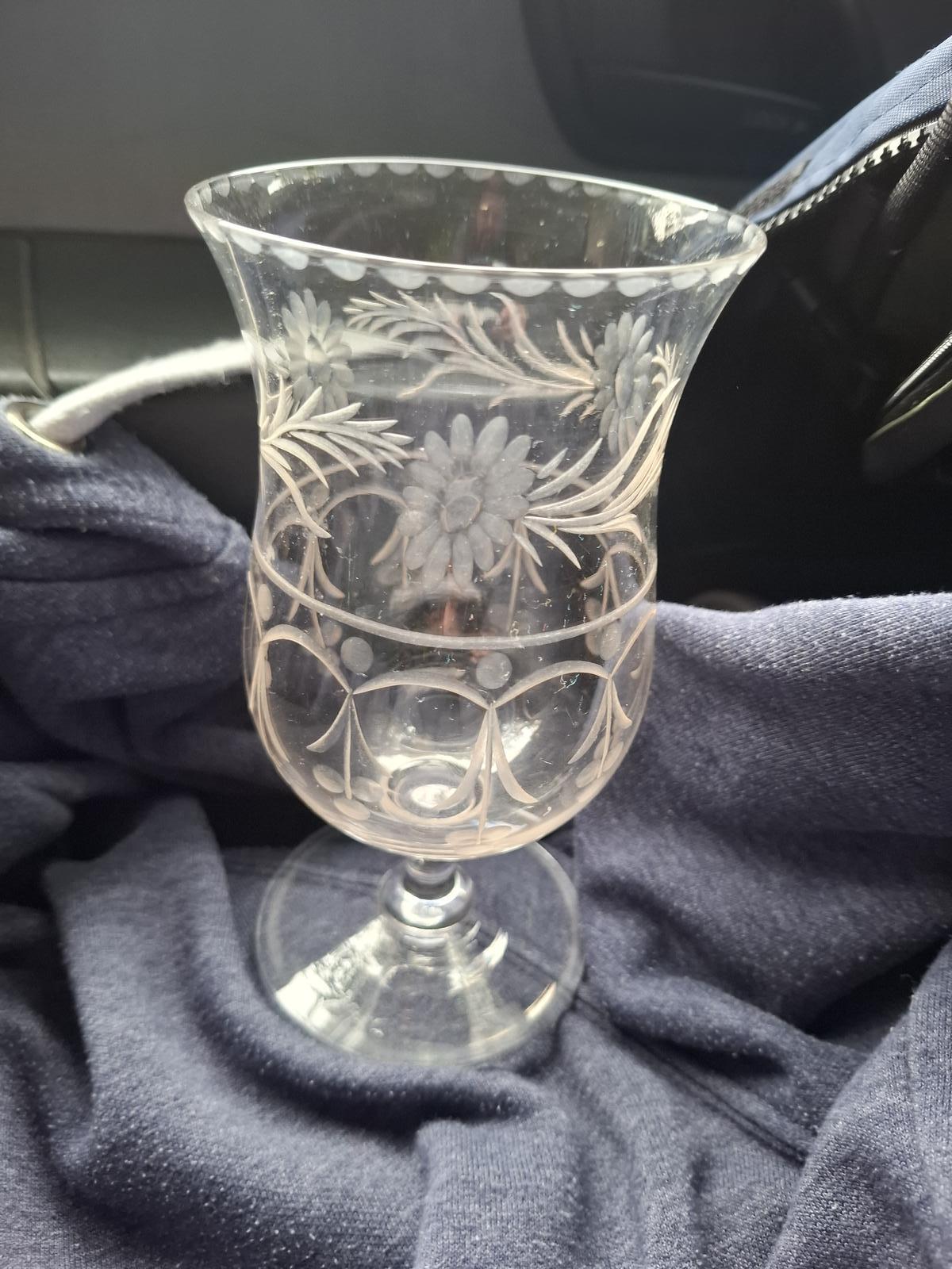 Edwardian Glass Celery Vase with Engraved Floral Decoration (1 of 4)