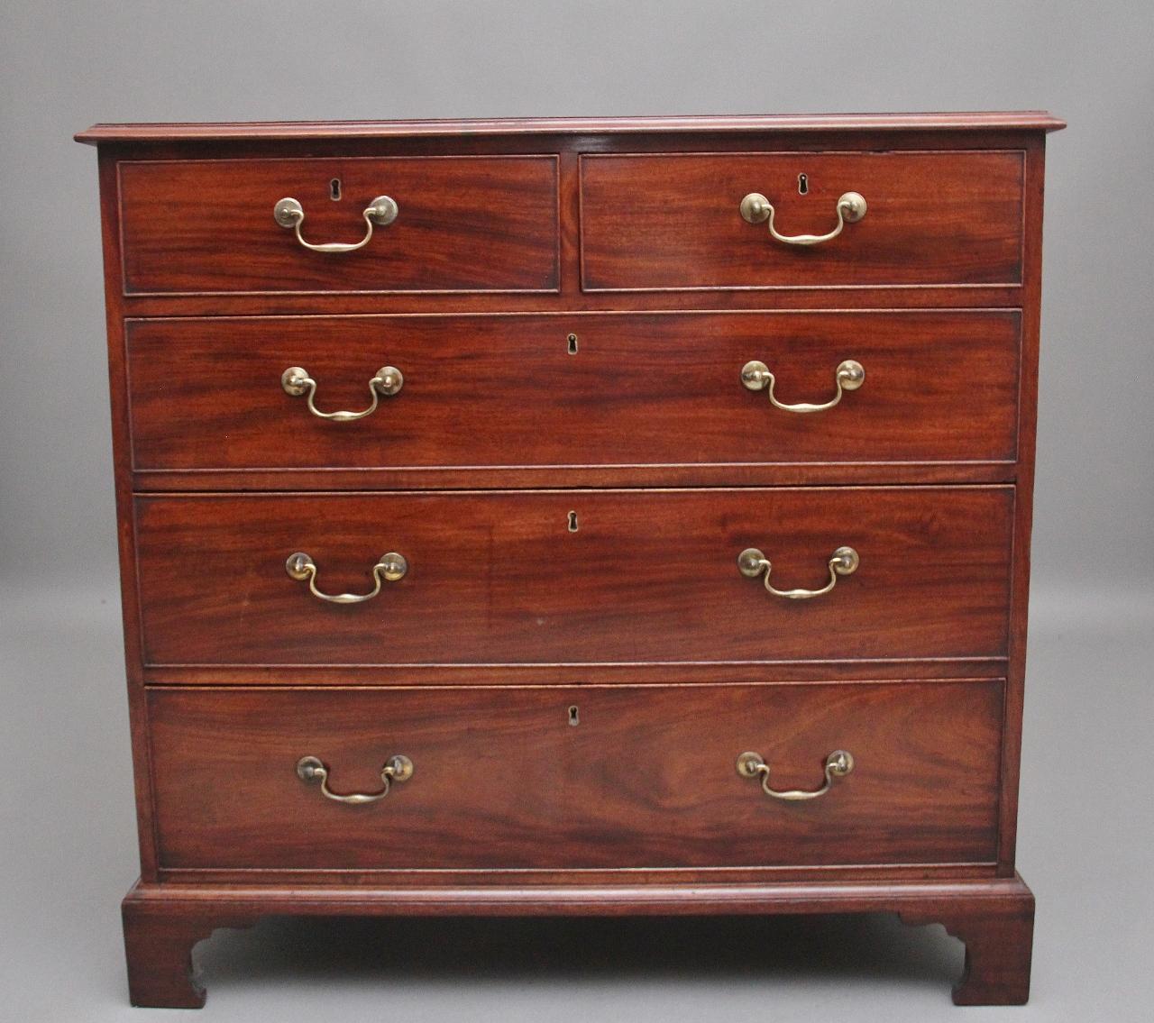 Early 19th Century Flat Fronted Mahogany Chest of Drawers (1 of 8)