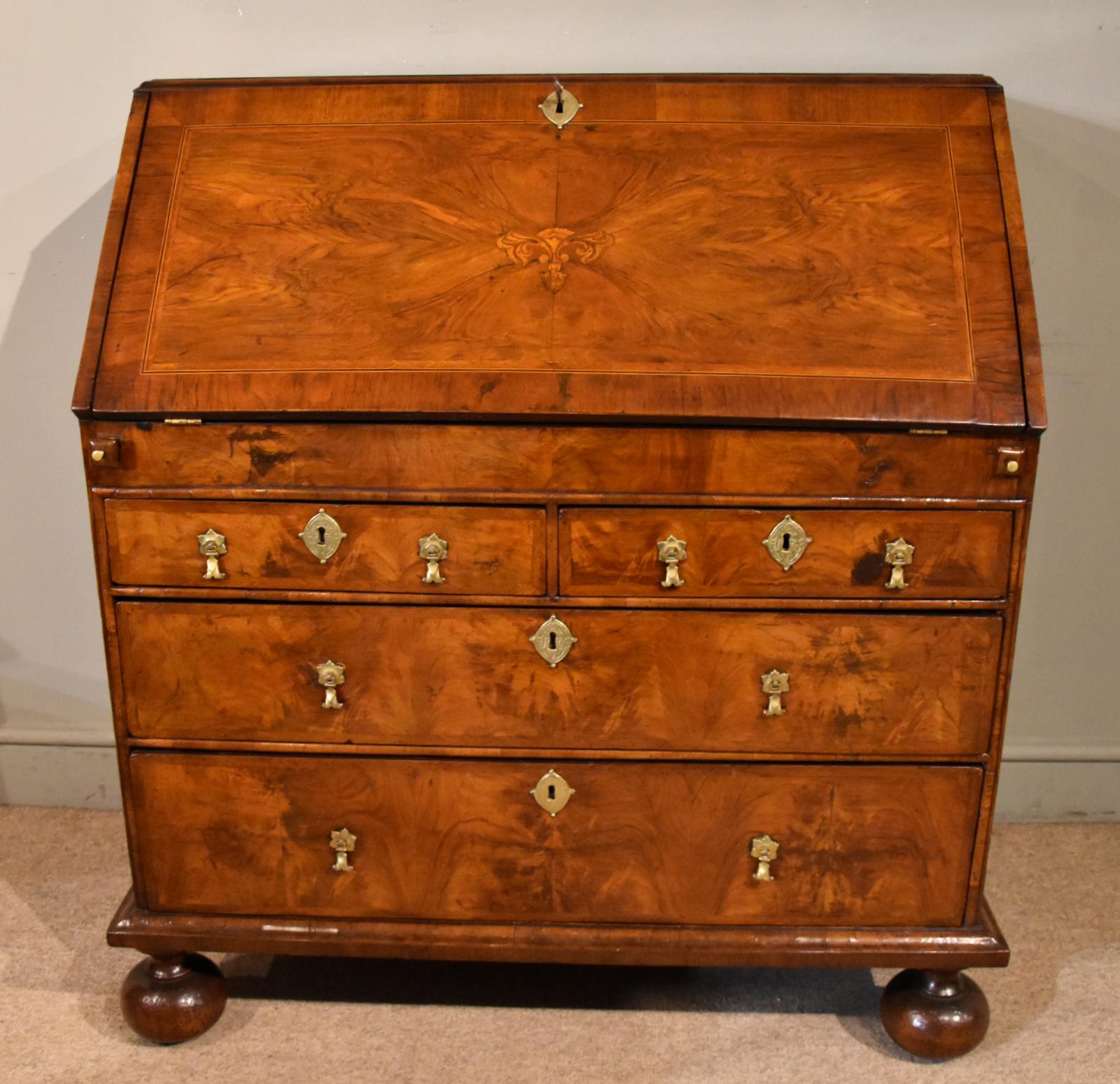 18th Century Queen Anne Walnut Bureau (1 of 11)