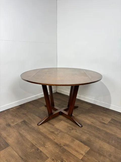 Vintage Round Oak Drop Leaf Dining Table (1 of 14) Vintage Round Oak Drop Leaf Dining Table (1 of 14)