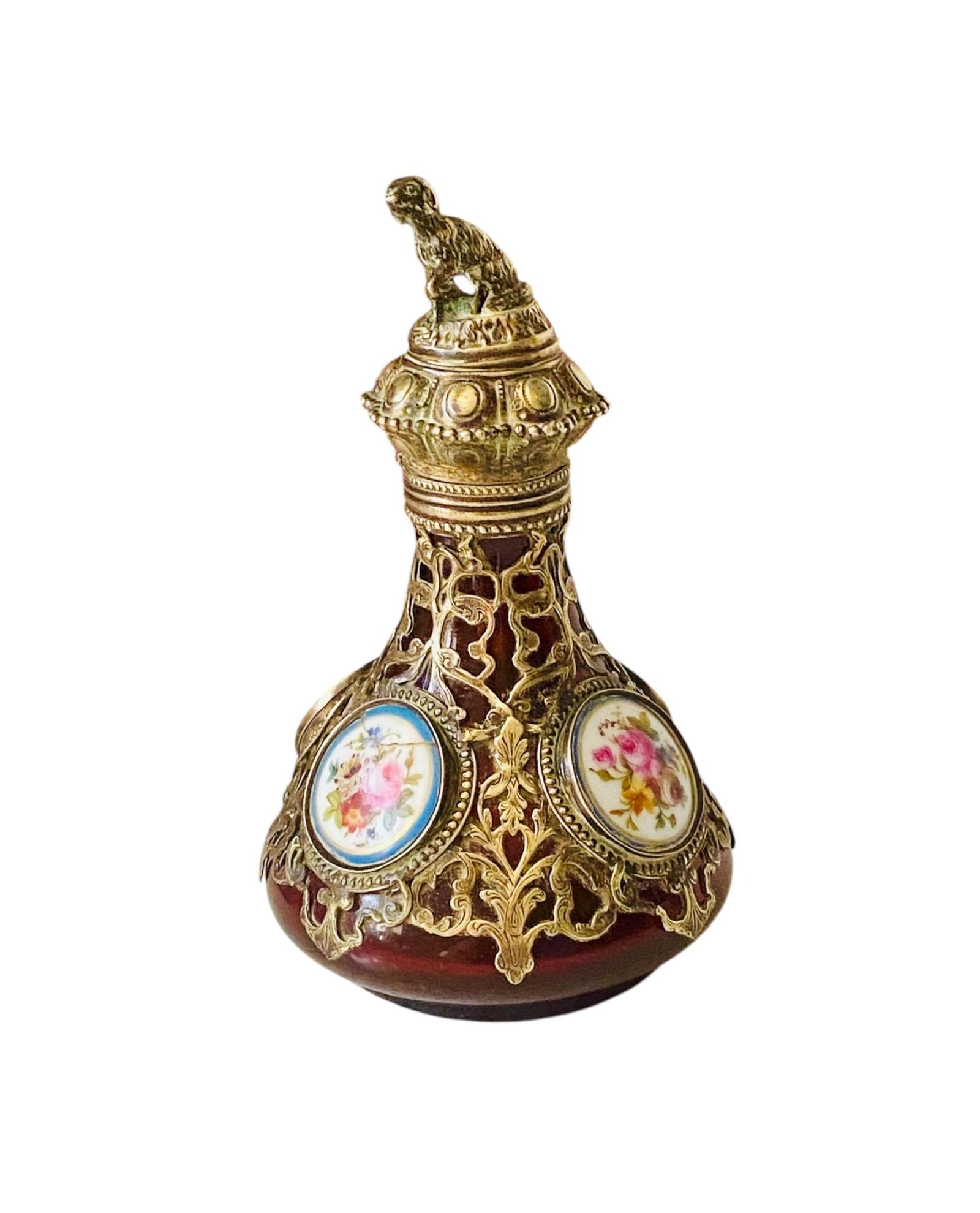 Antique Perfume Scent Bottle Ruby Red & Gilt Ormolu Mount Palais Royale (1 of 17) Antique Perfume Scent Bottle Ruby Red & Gilt Ormolu Mount Palais Royale (1 of 17)