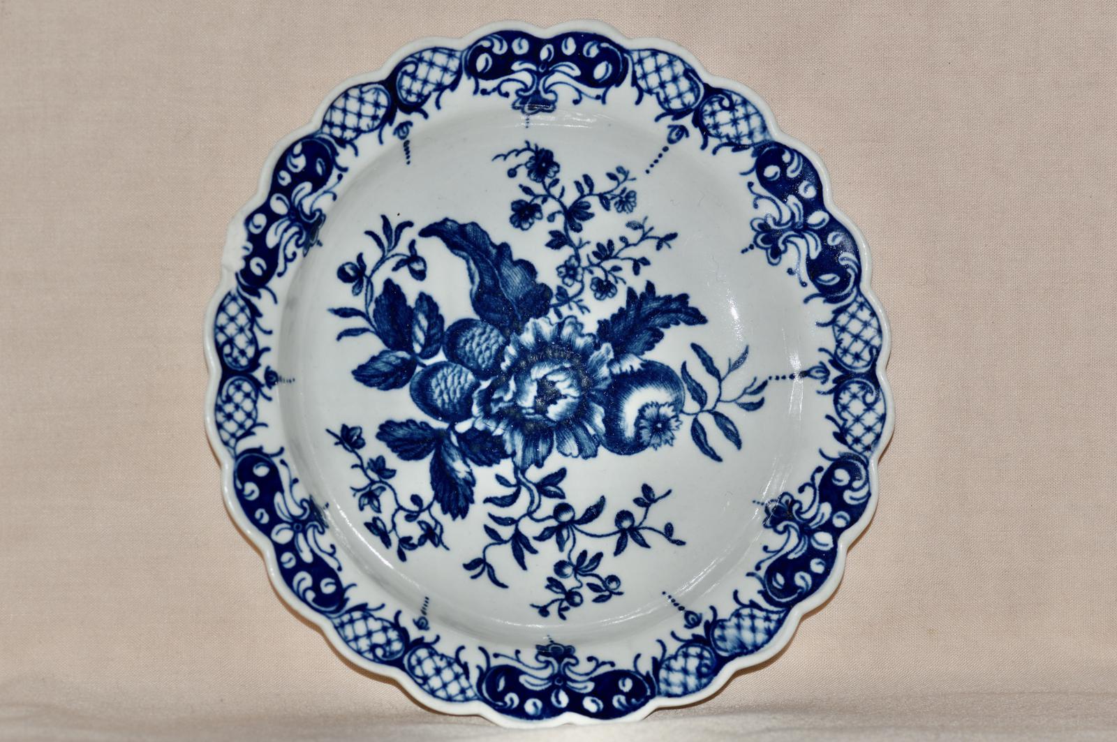 18th Century Worcester Porcelain Scallop-edge Shallow Dish “Pine-cone Group” (1 of 7)