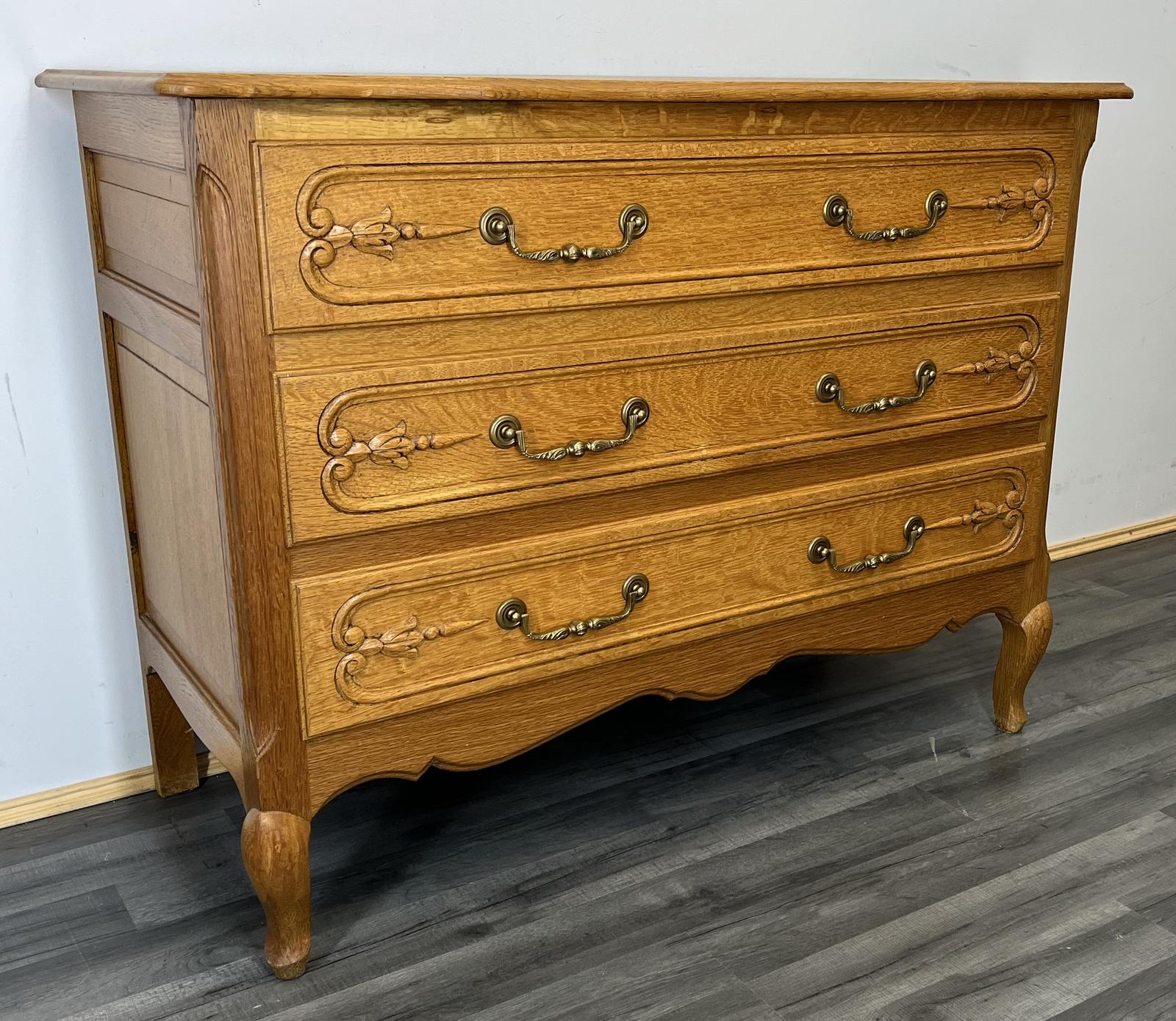 Vintage French Chest of Drawers / Sideboard (1 of 9) Vintage French Chest of Drawers / Sideboard (1 of 9)