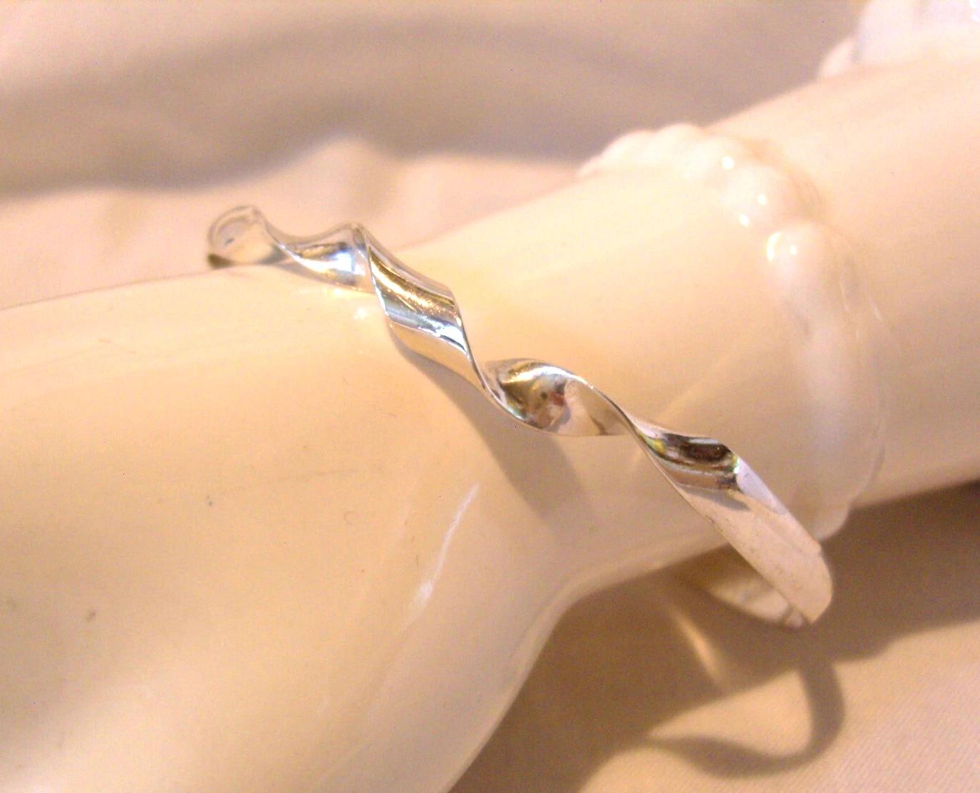 Silver Bangle 925 Vintage Ribbon Twist Bracelet 6" Length Plus Gap of 3cm (1 of 13)