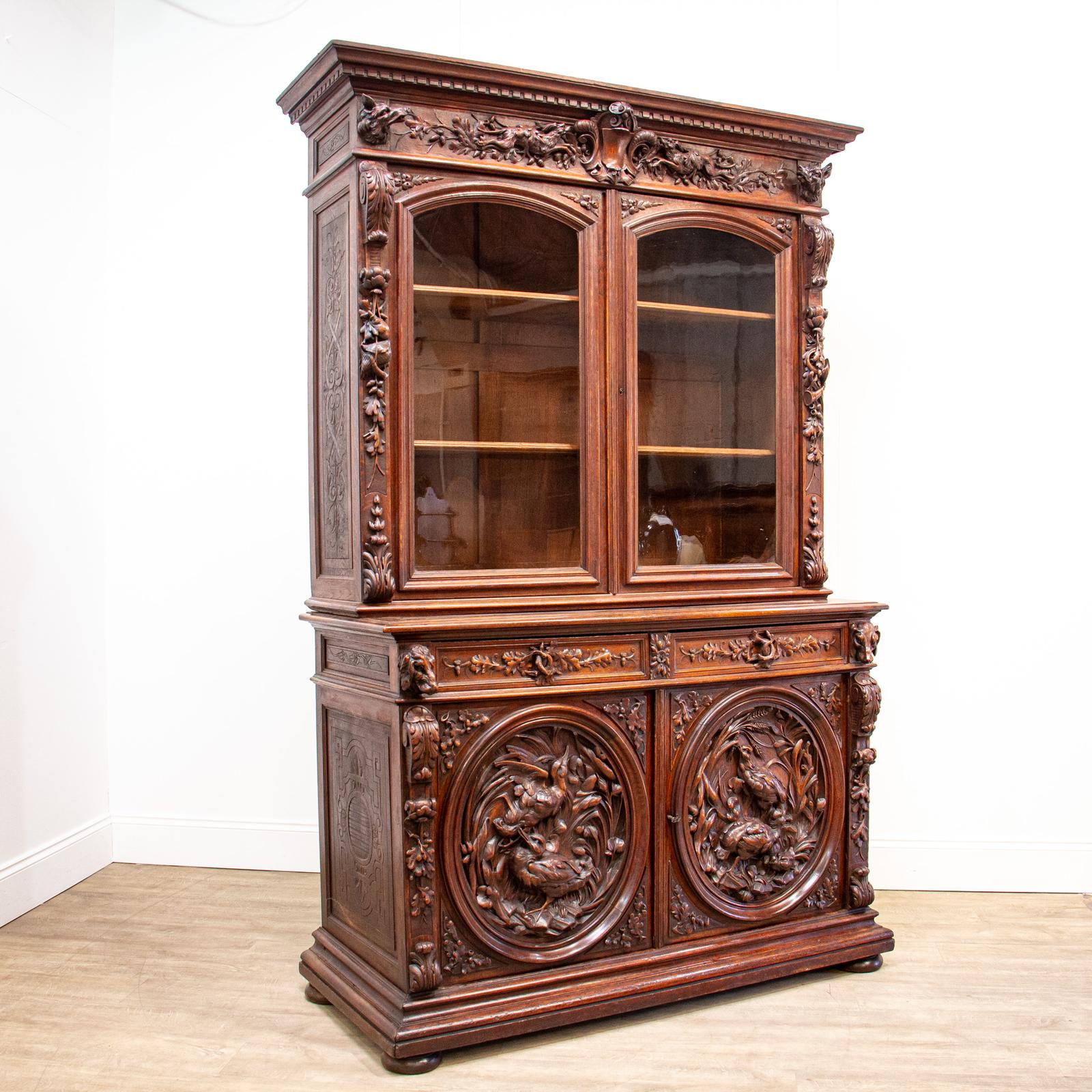 French 19th Century Oak Hunting Cupboard with Superb Carvings (1 of 22) French 19th Century Oak Hunting Cupboard with Superb Carvings (1 of 22)
