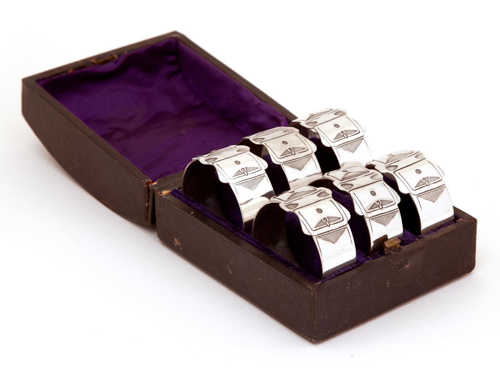 Late Victorian Set of Six Silver Plated Belt and Buckle Style Napkin Rings (1 of 3) Late Victorian Set of Six Silver Plated Belt and Buckle Style Napkin Rings (1 of 3)