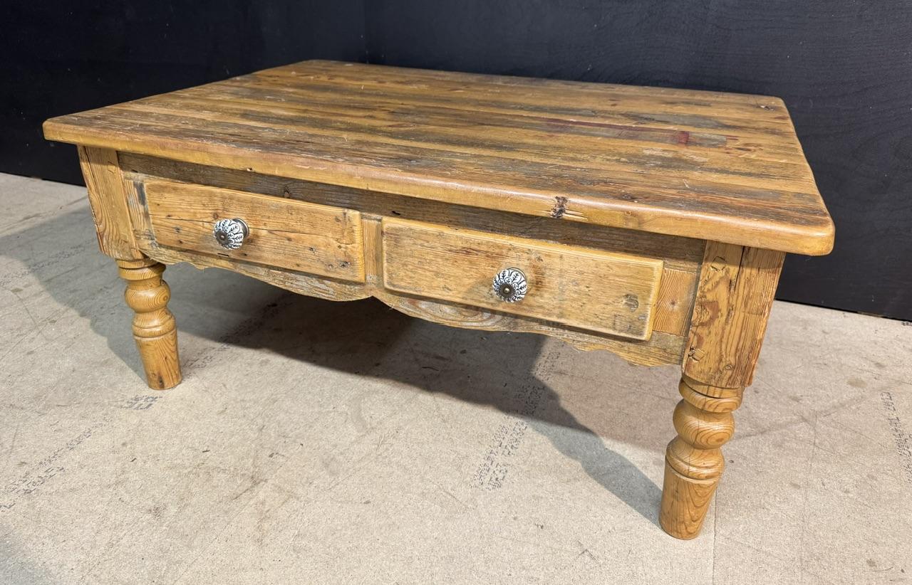 Pine Coffee Table (1 of 8) Pine Coffee Table (1 of 8)