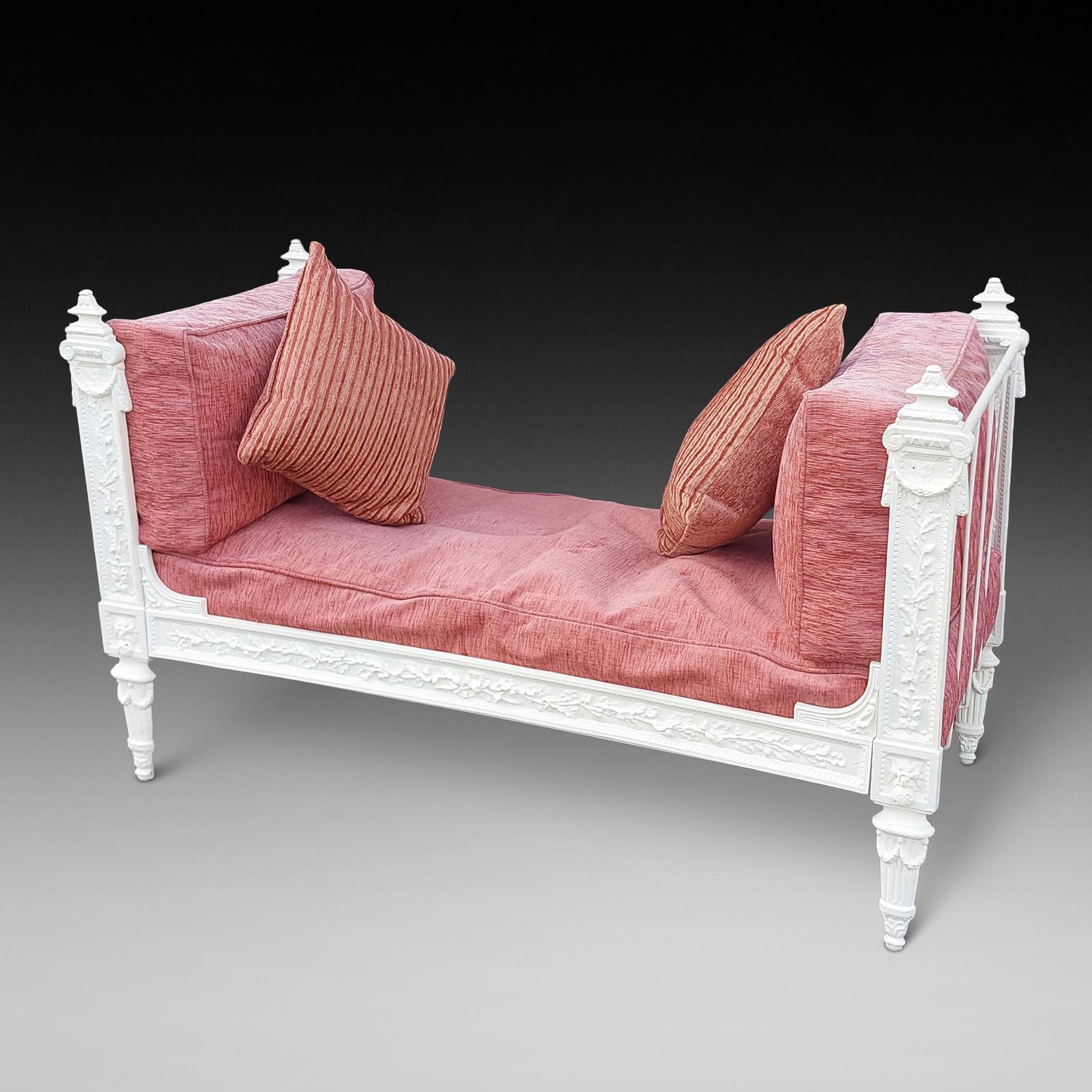 Late Victorian Cast Iron Daybed (1 of 8) Late Victorian Cast Iron Daybed (1 of 8)