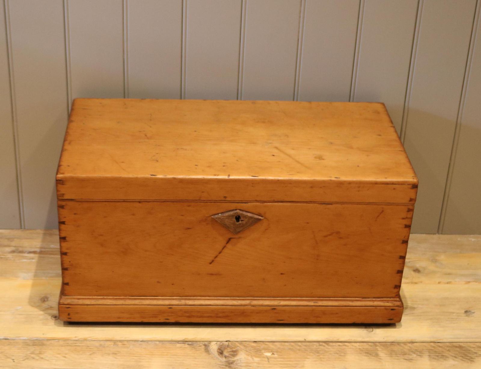 Late Victorian Pine Chest c.1880 (1 of 9) Late Victorian Pine Chest c.1880 (1 of 9)