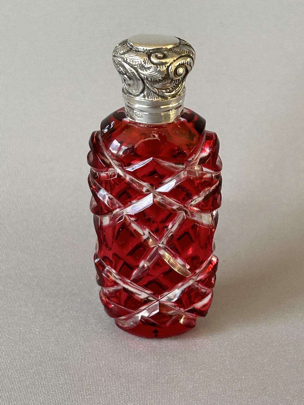 Victorian Silver Mounted Cranberry Glass Scent Bottle (1 of 6) Victorian Silver Mounted Cranberry Glass Scent Bottle (1 of 6)