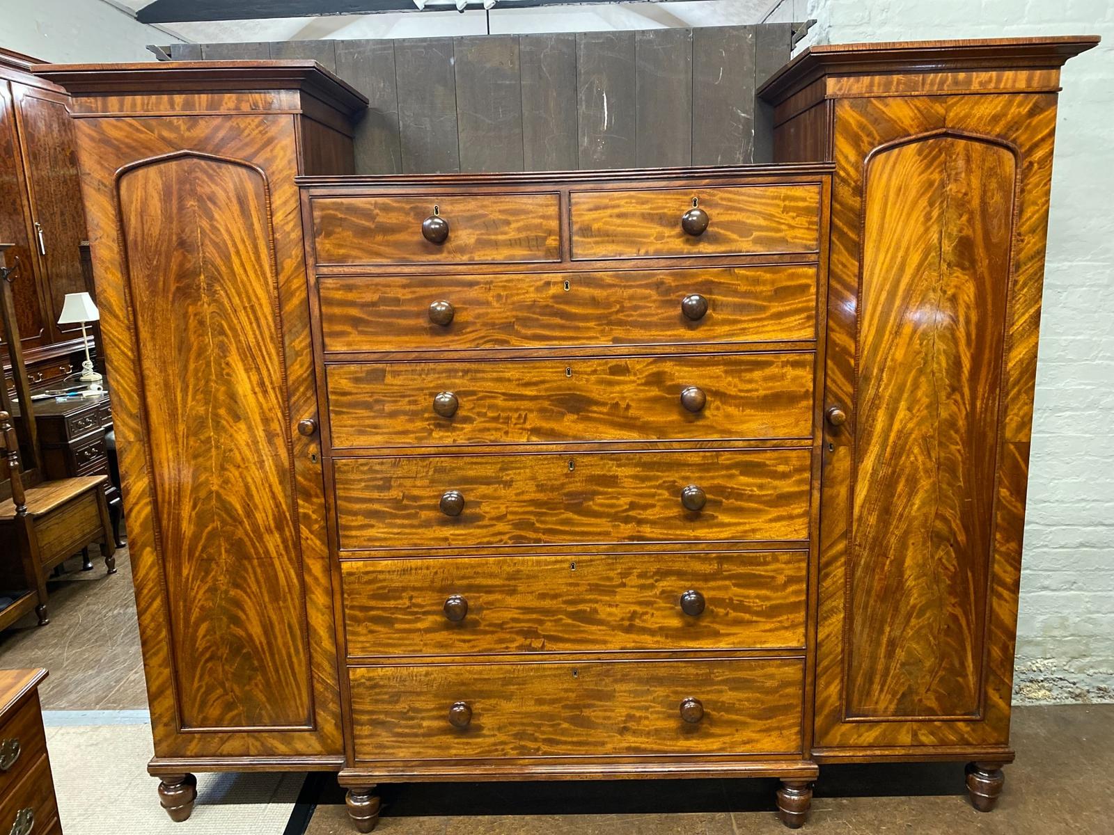 Compactum Chest (1 of 7)