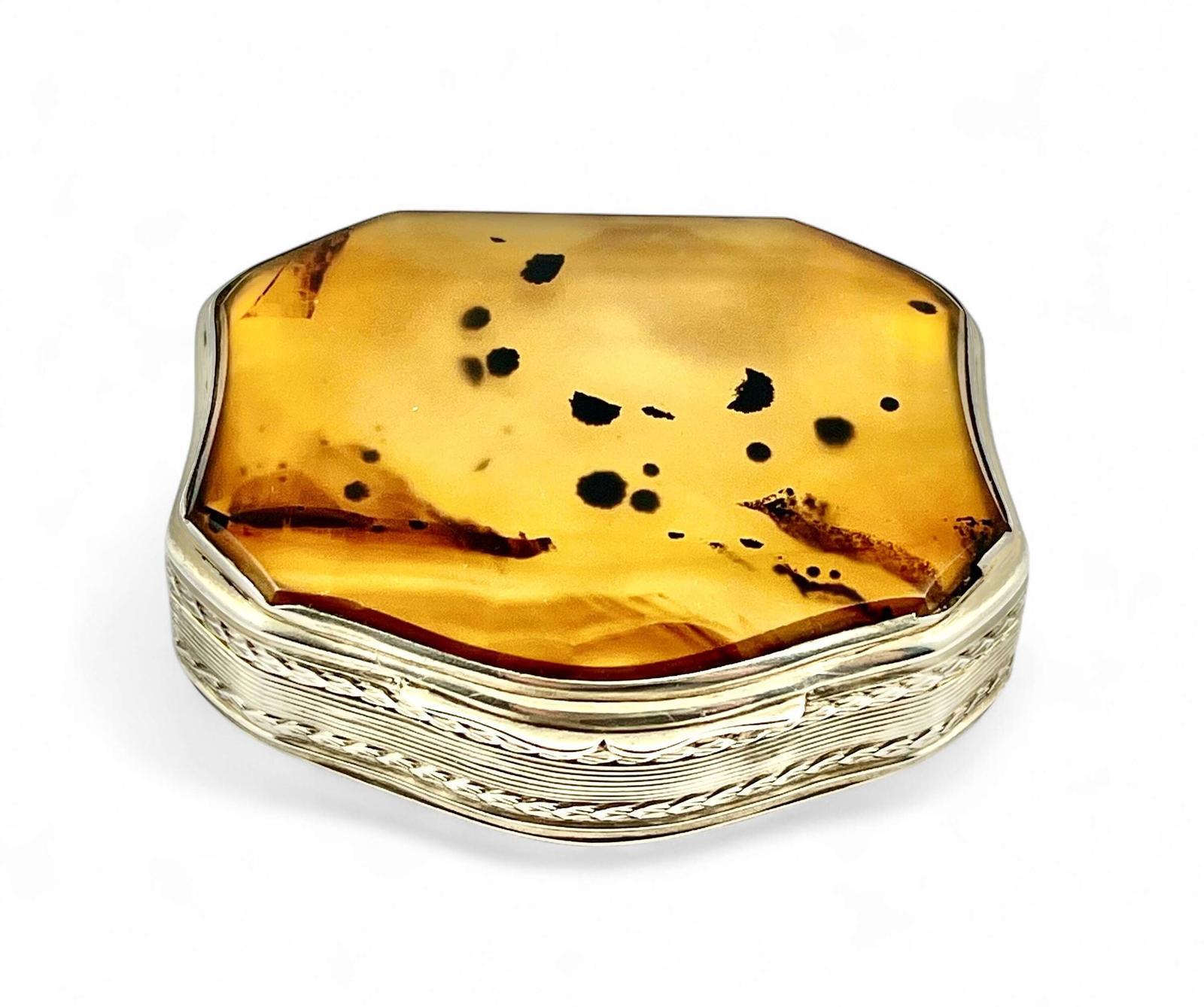 George IV pair of silver salt bowls by Robert Hennell, London 1822. (1 of 17)