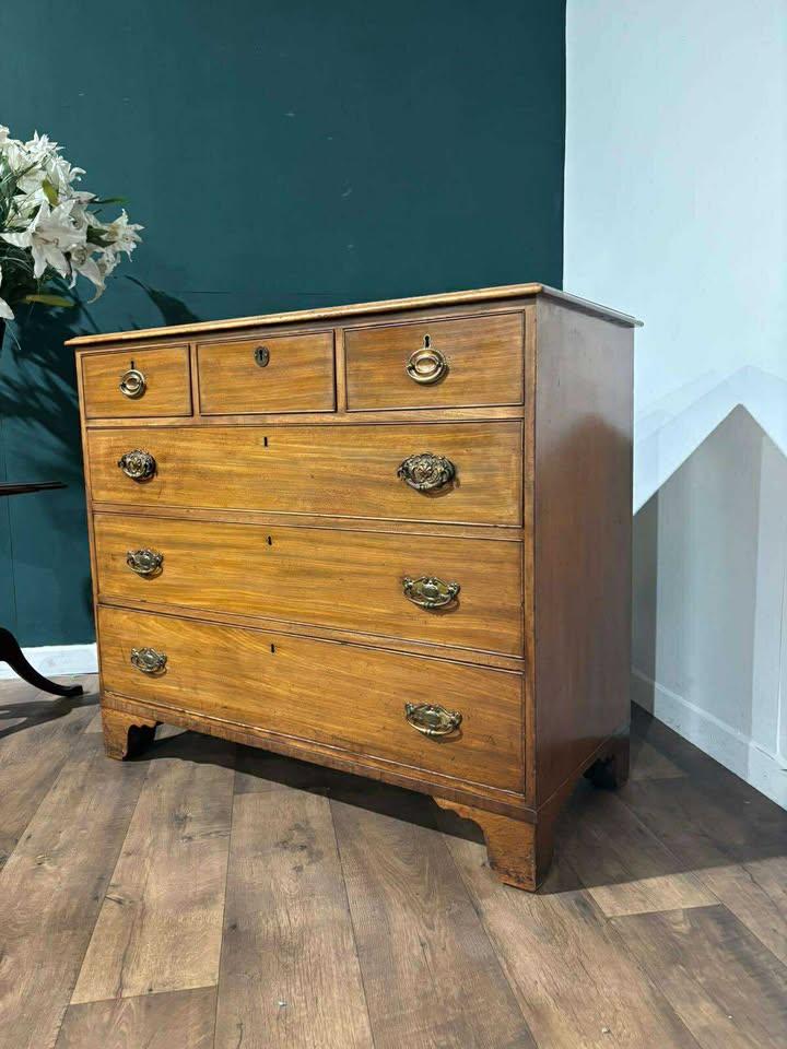 Victorian Mahogany Chest of Drawers (1 of 17) Victorian Mahogany Chest of Drawers (1 of 17)
