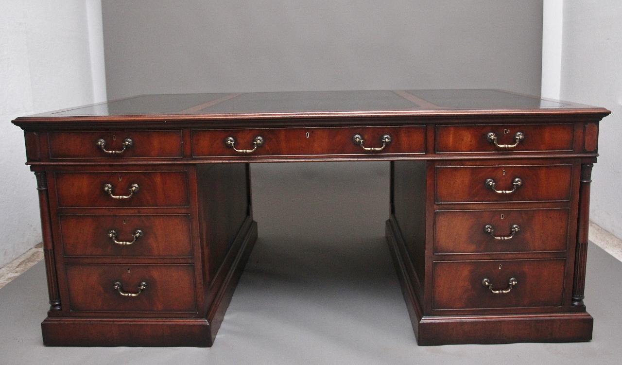 Large & Impressive Early 20th Century Mahogany Desk (1 of 11) Large & Impressive Early 20th Century Mahogany Desk (1 of 11)