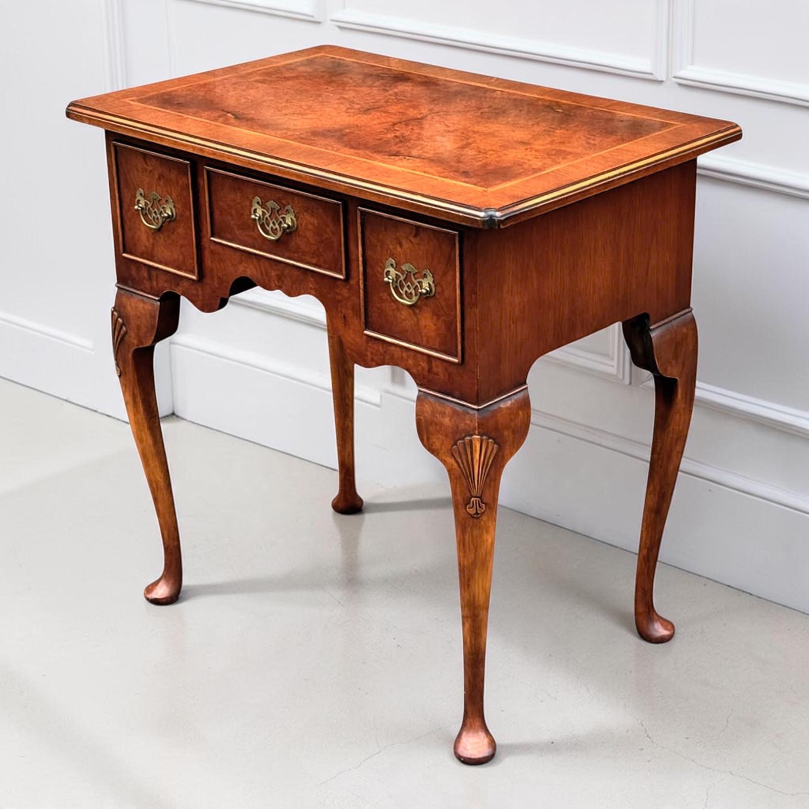 Good Quality Walnut Lowboy / Side Table Ian Smith Reproductions, Brighton (1 of 17) Good Quality Walnut Lowboy / Side Table Ian Smith Reproductions, Brighton (1 of 17)