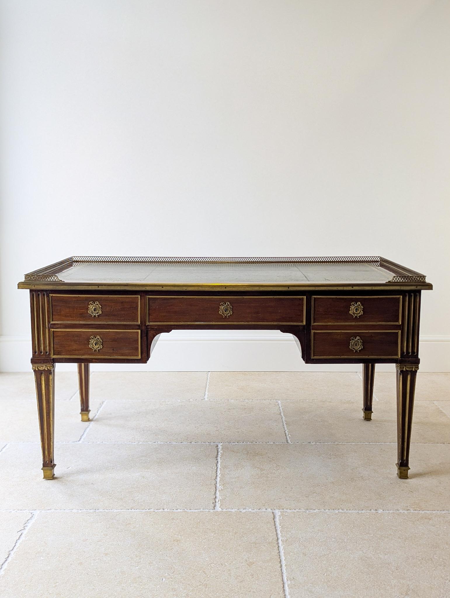 Antique Edwardian Louis XVI Style Mahogany Writing Desk. c.1910 (1 of 20) Antique Edwardian Louis XVI Style Mahogany Writing Desk. c.1910 (1 of 20)