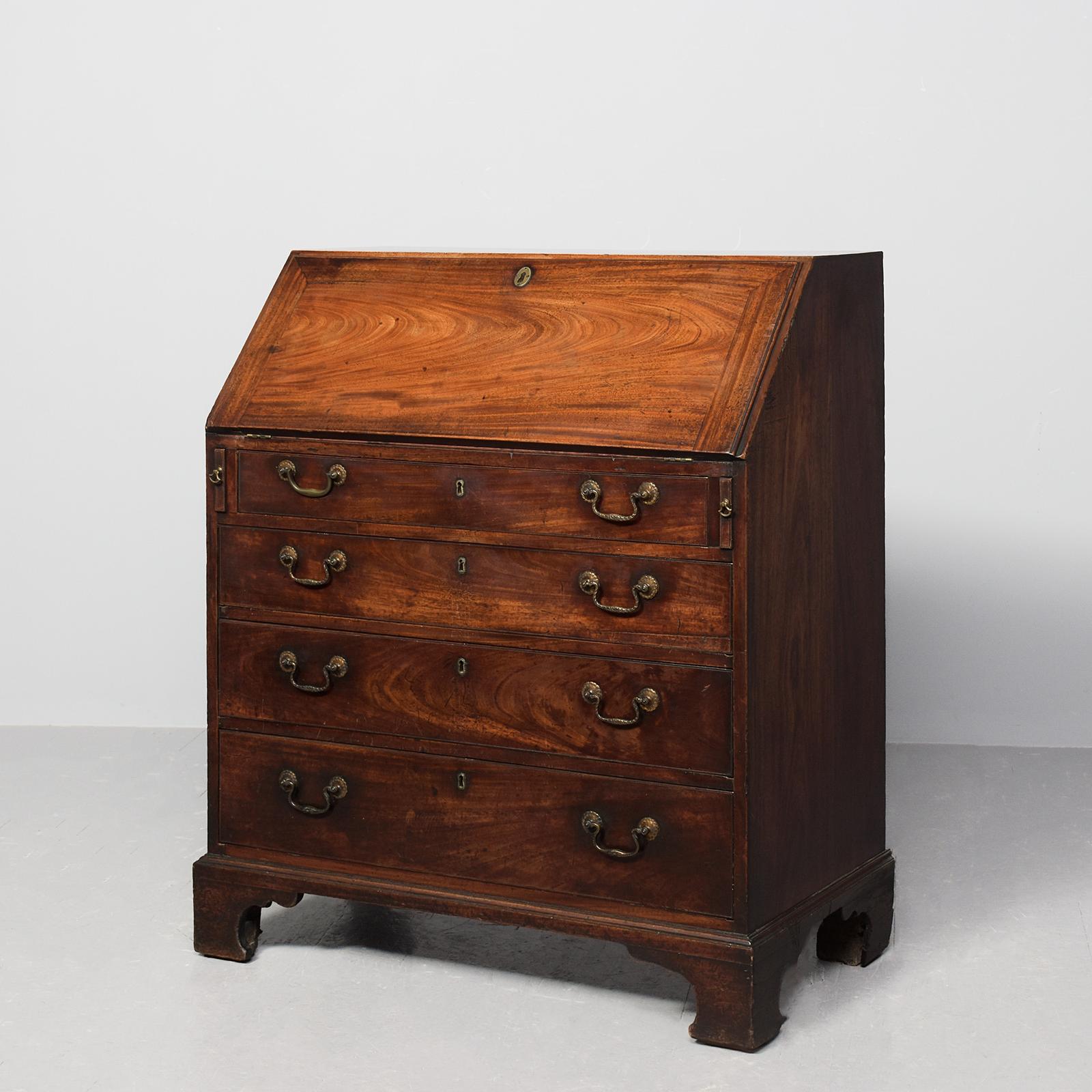 Early George III Mahogany Bureau of Desirable Proportions (1 of 11) Early George III Mahogany Bureau of Desirable Proportions (1 of 11)