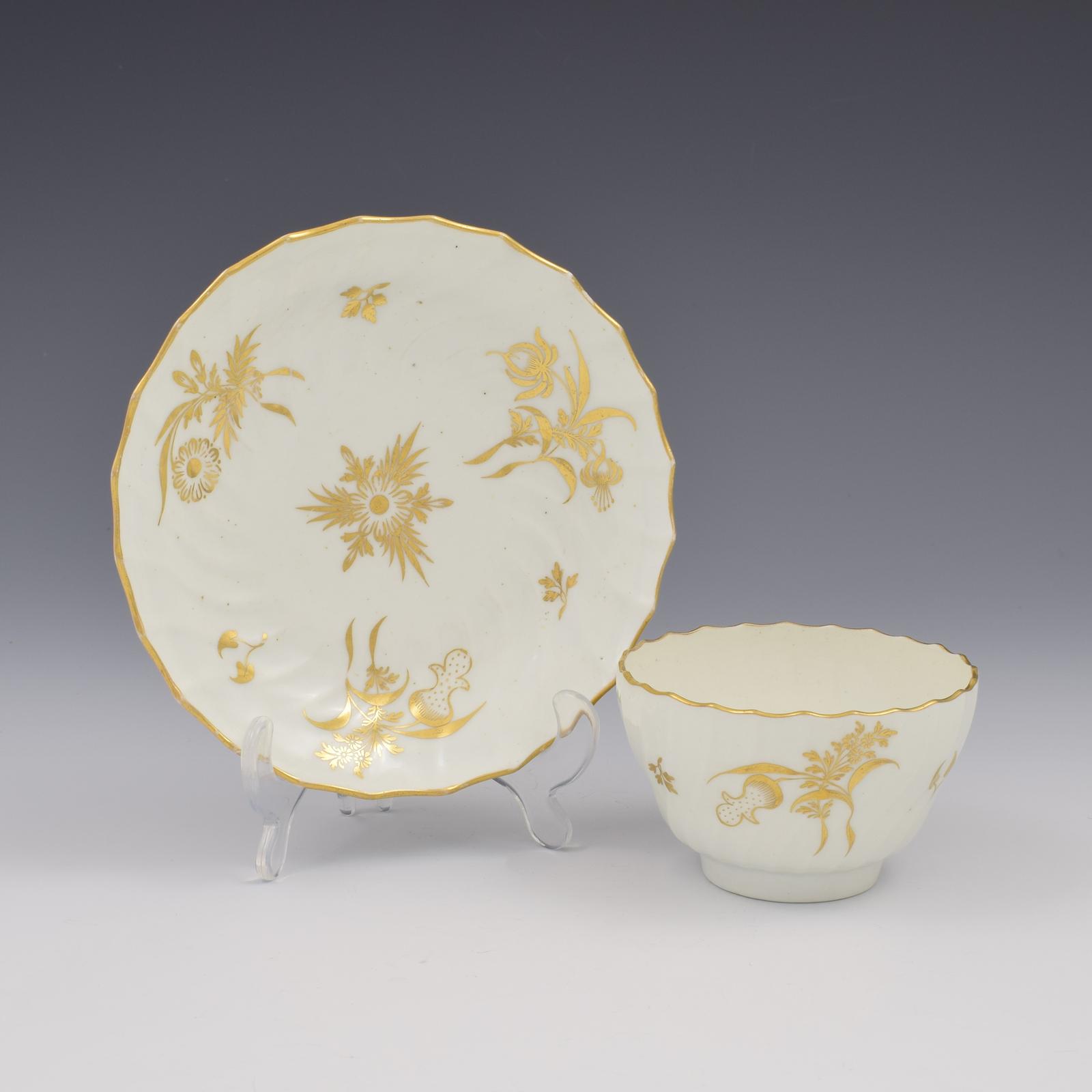 Fine Flight Worcester Porcelain Spiral Fluted Tea Bowl Gilt Flowers c.1785 (1 of 9) Fine Flight Worcester Porcelain Spiral Fluted Tea Bowl Gilt Flowers c.1785 (1 of 9)