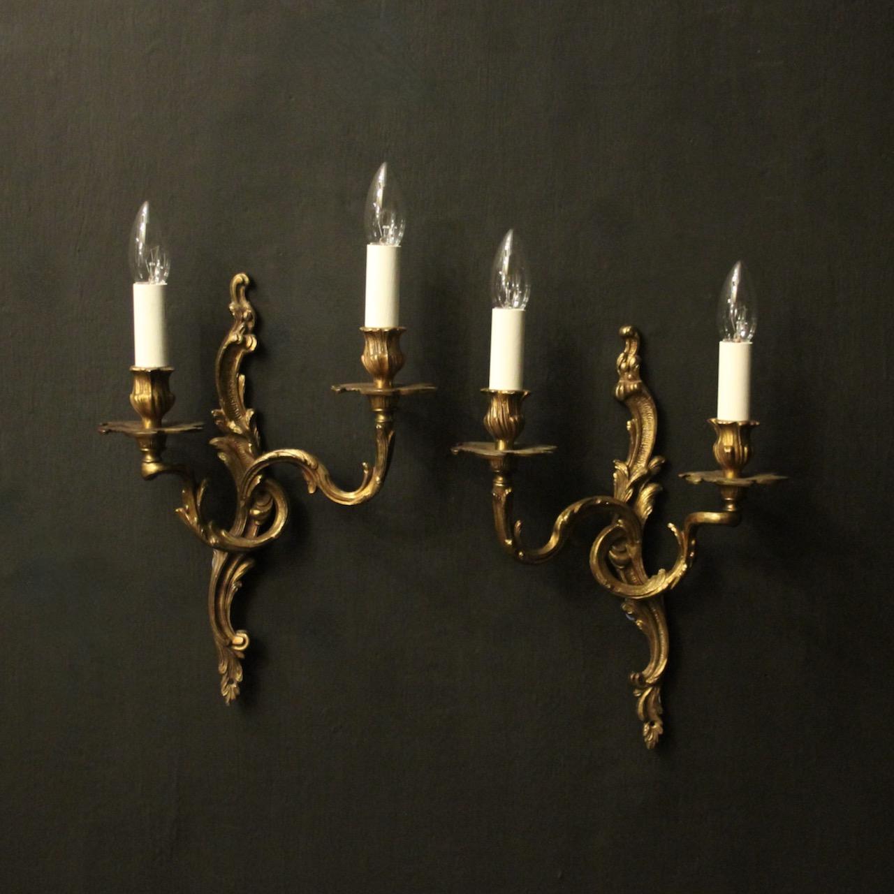 French Pair of Gilded Brass Antique Wall Lights (1 of 10)