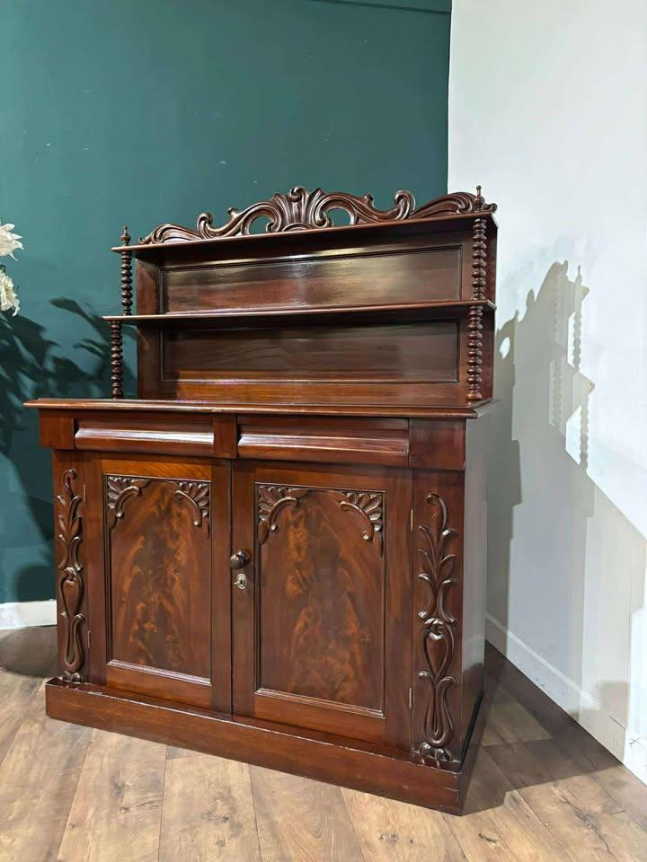 Victorian Mahogany Chiffonier with Ornate Galley Back (1 of 16) Victorian Mahogany Chiffonier with Ornate Galley Back (1 of 16)