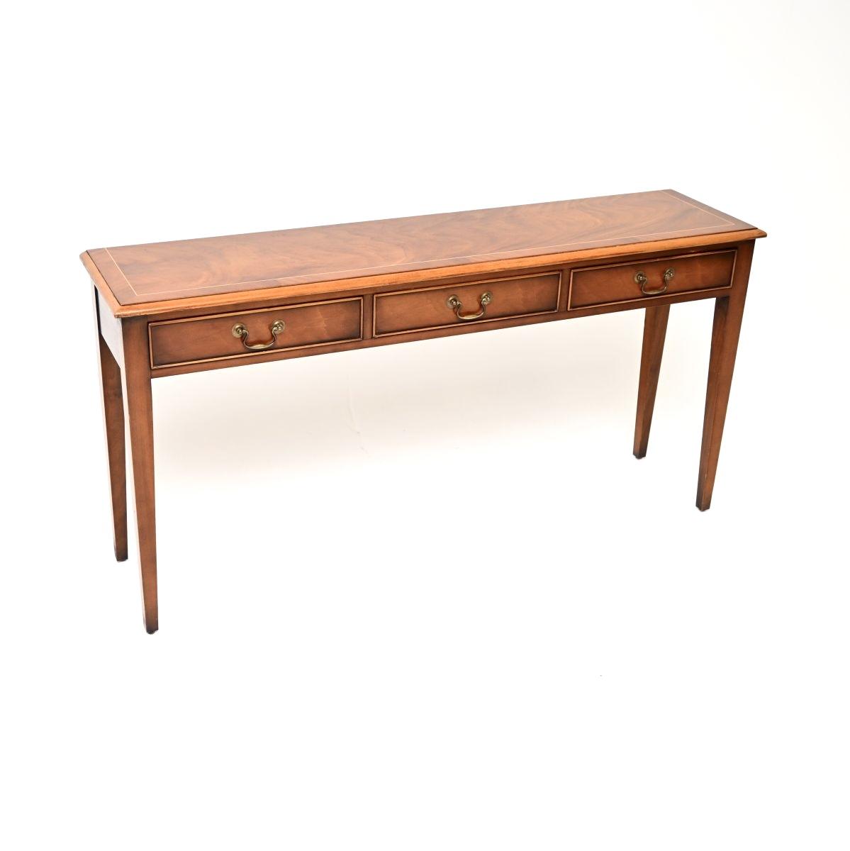Inlaid Mahogany Console Table (1 of 8) Inlaid Mahogany Console Table (1 of 8)
