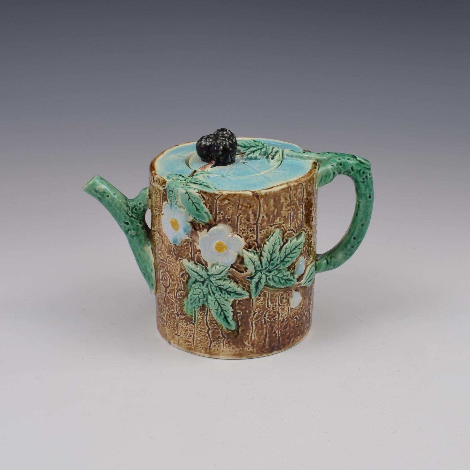 Victorian Holdcroft Majolica Blackberry Teapot & Cover (1 of 10)