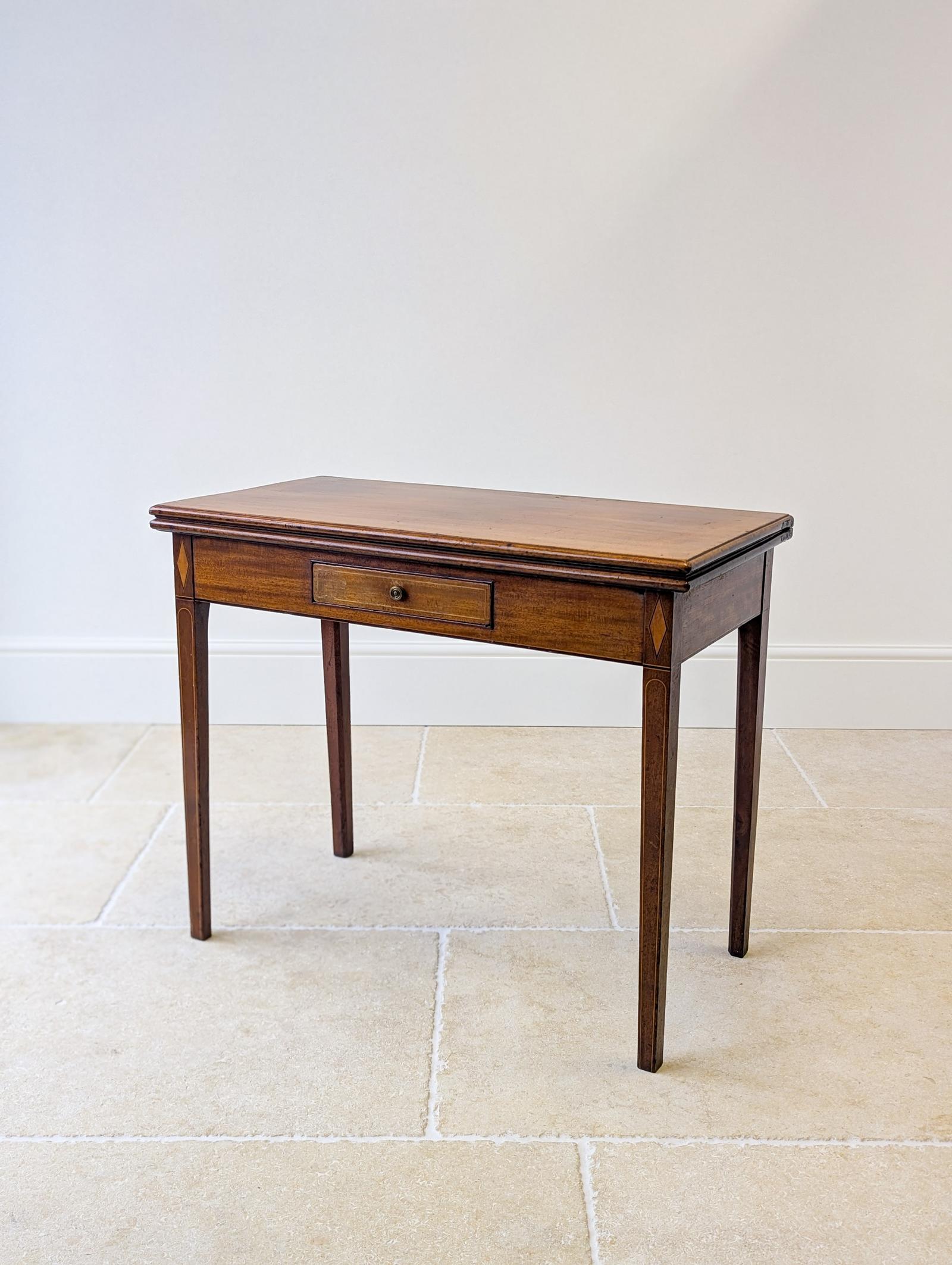 Antique Late Georgian Mahogany Tea Table c.1800 (1 of 20)